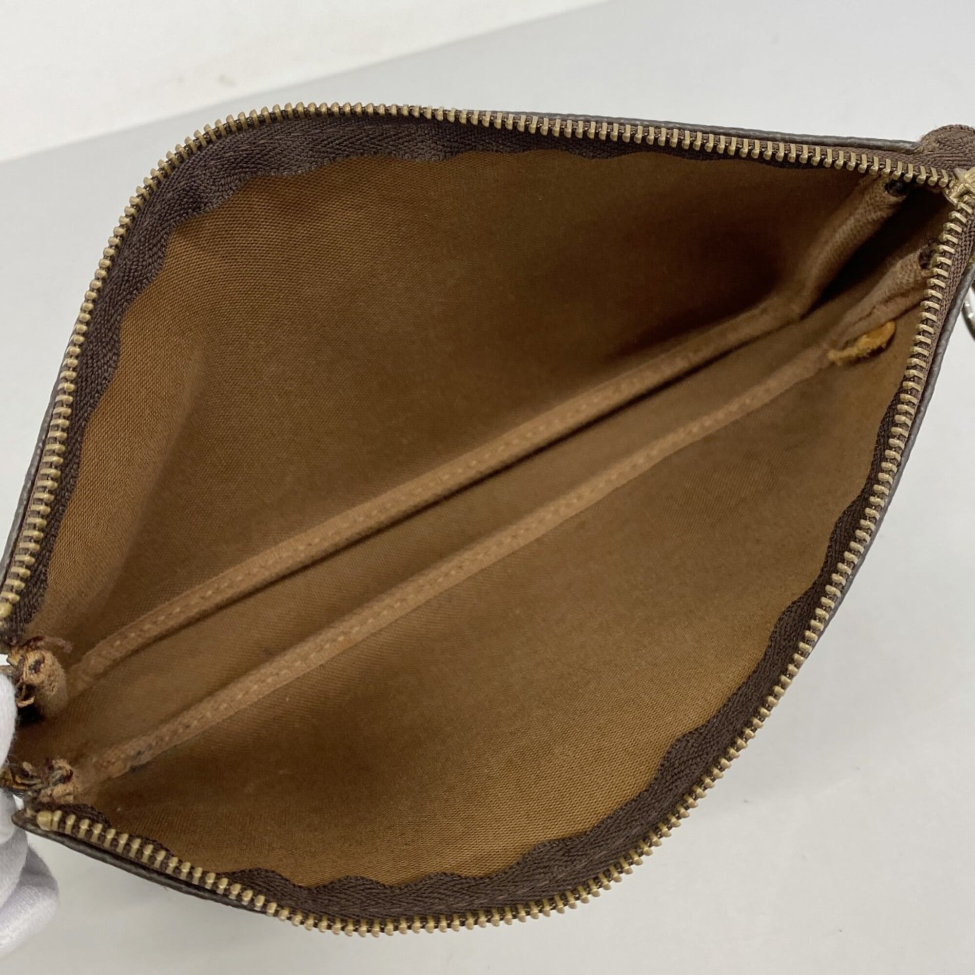Louis Vuitton Brown Pouch (Pre-Owned)