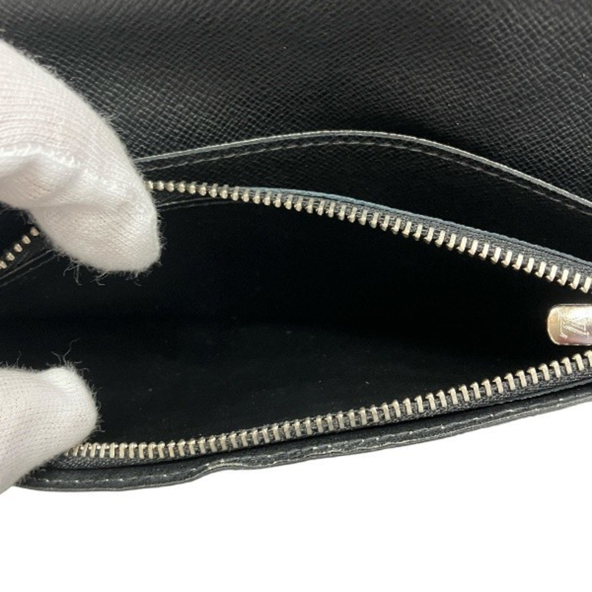 Louis Vuitton Black Long Wallet (Bi-Fold) (Pre-Owned)
