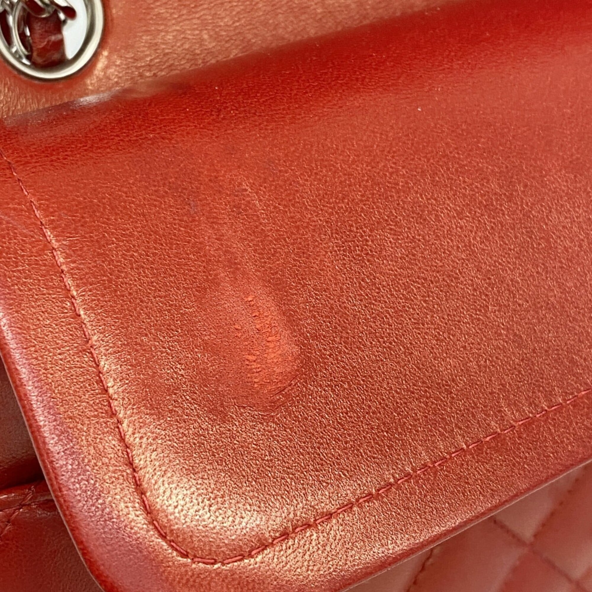 Chanel Red Color Leather Shoulder Bag (Pre-Owned)