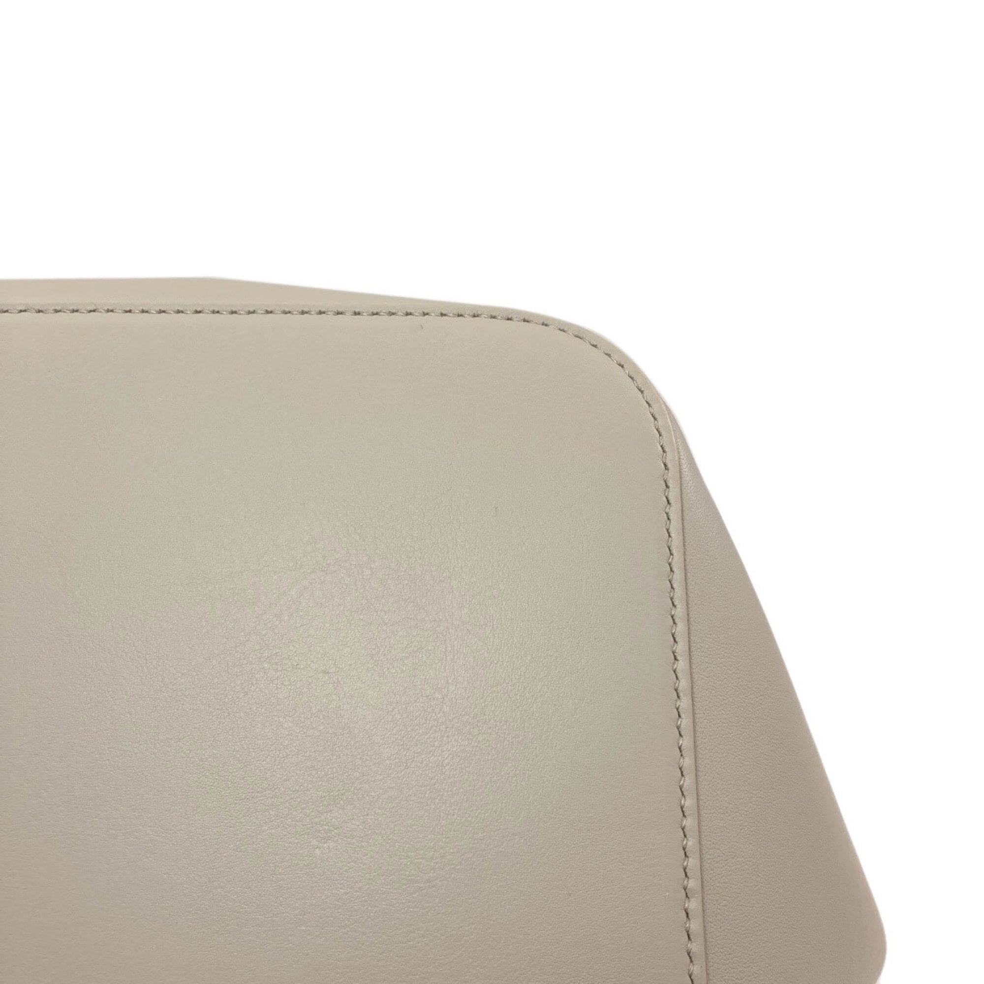 Loewe Gray Leather Shoulder Bag (Pre-Owned)