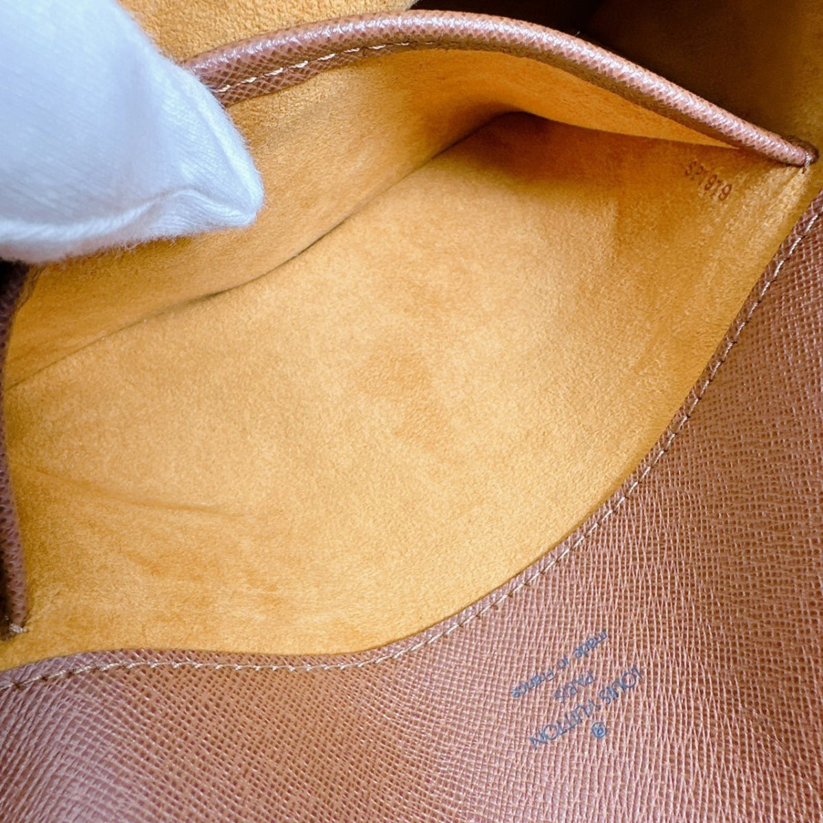 Louis Vuitton Brown Monogram Shoulder Bag (Pre-Owned)