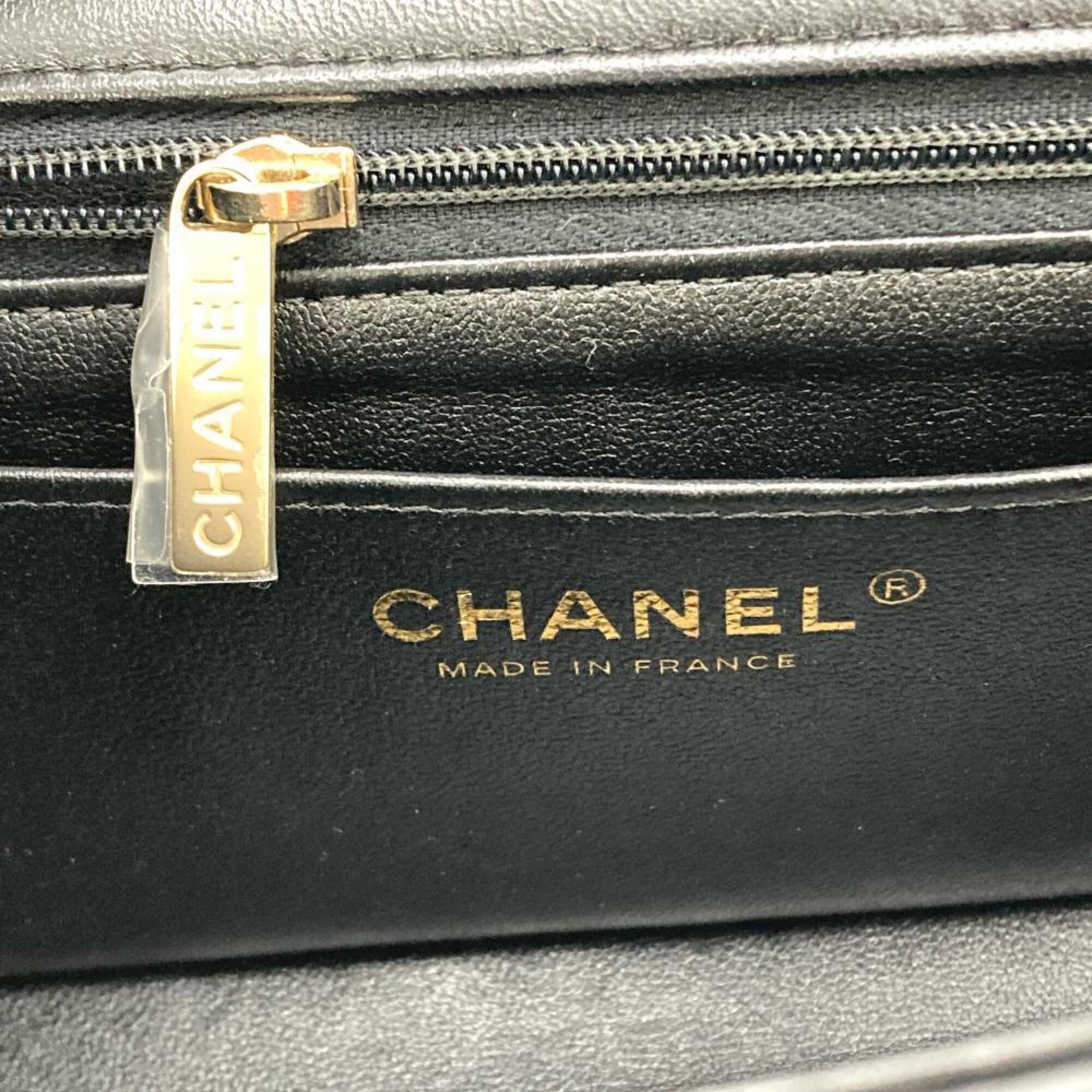 Chanel Black Leather Shoulder Bag (Pre-Owned)