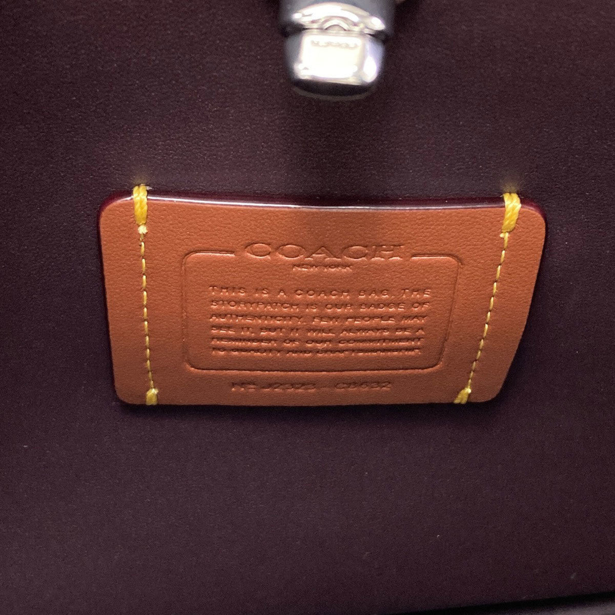 Coach Black Leather Handbag (Pre-Owned)