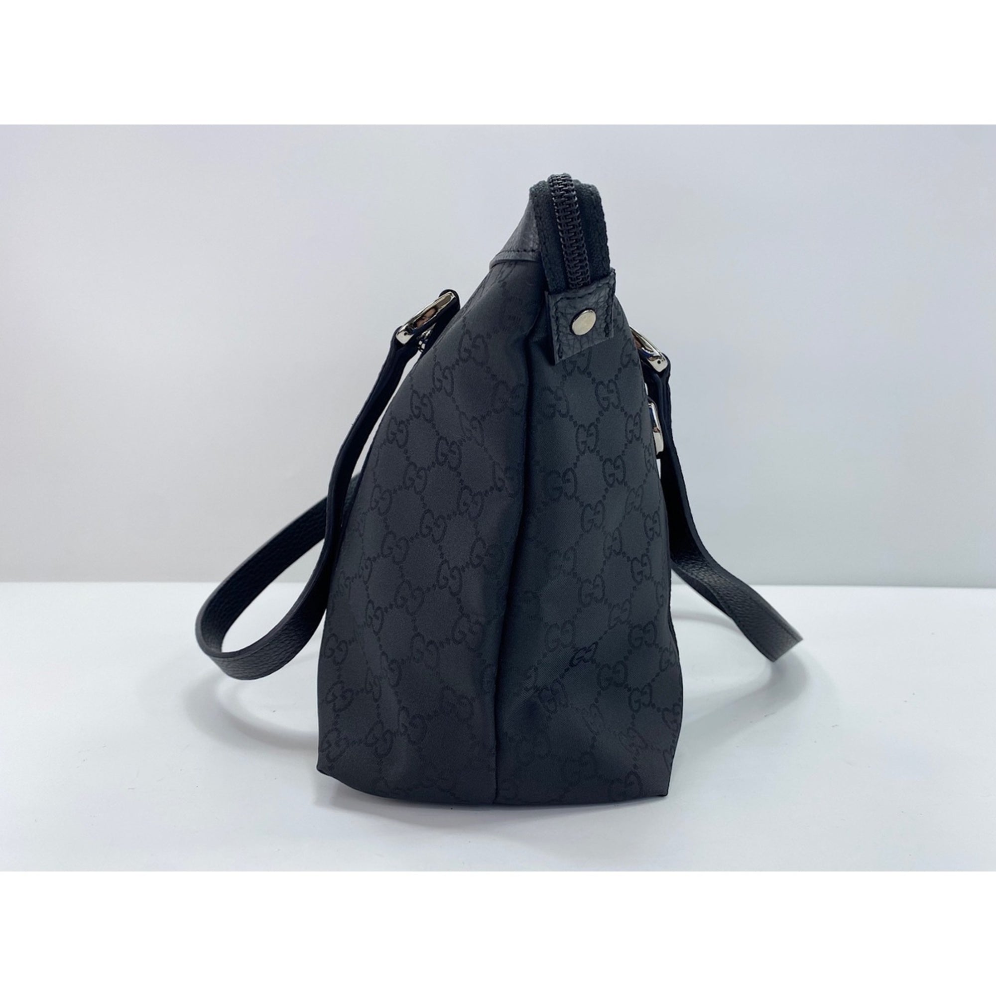 Gucci Black Nylon Tote Bag (Pre-Owned)