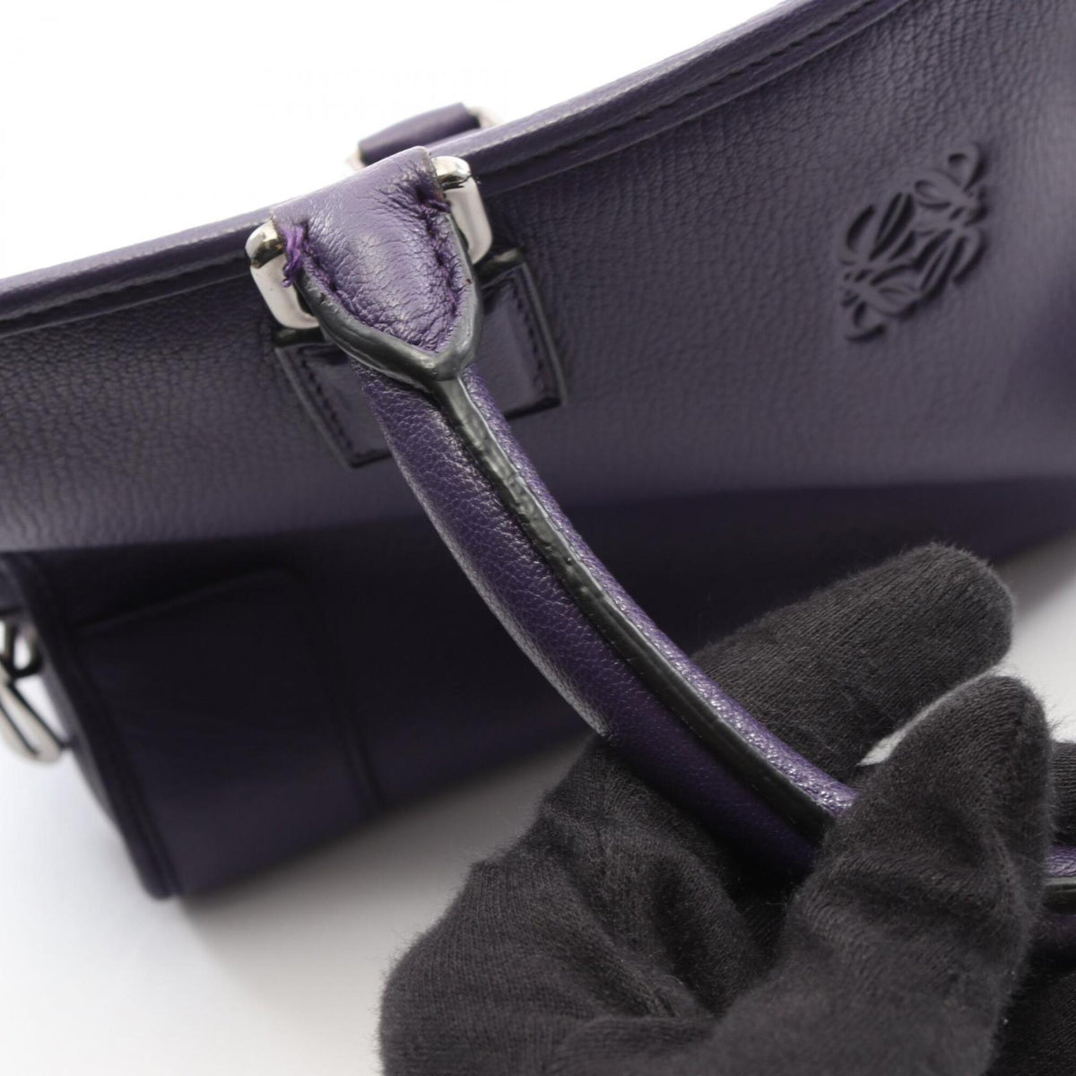 Loewe Purple Leather Handbag (Pre-Owned)