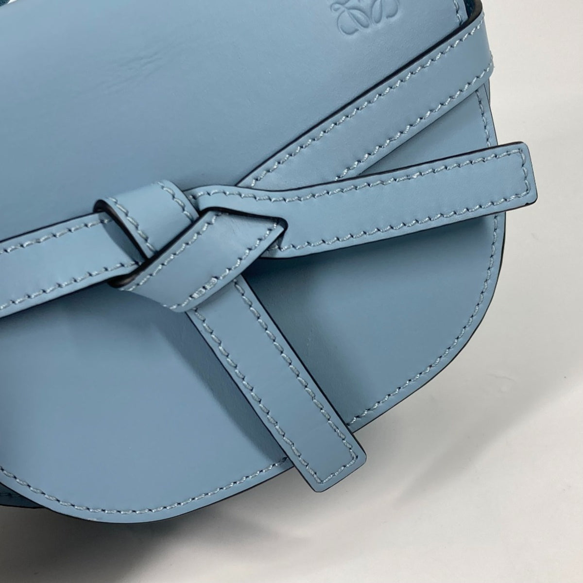 Loewe Blue Leather Shoulder Bag (Pre-Owned)
