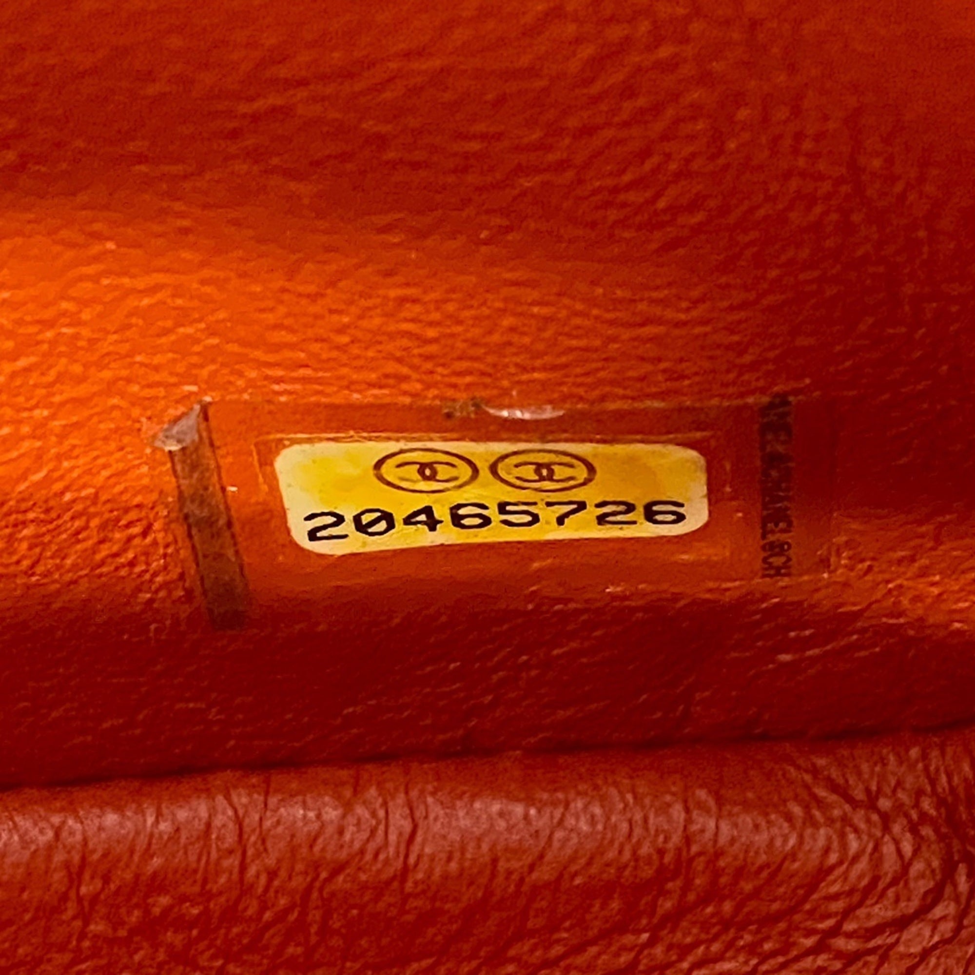 Chanel Orange Shoulder Bag (Pre-Owned)