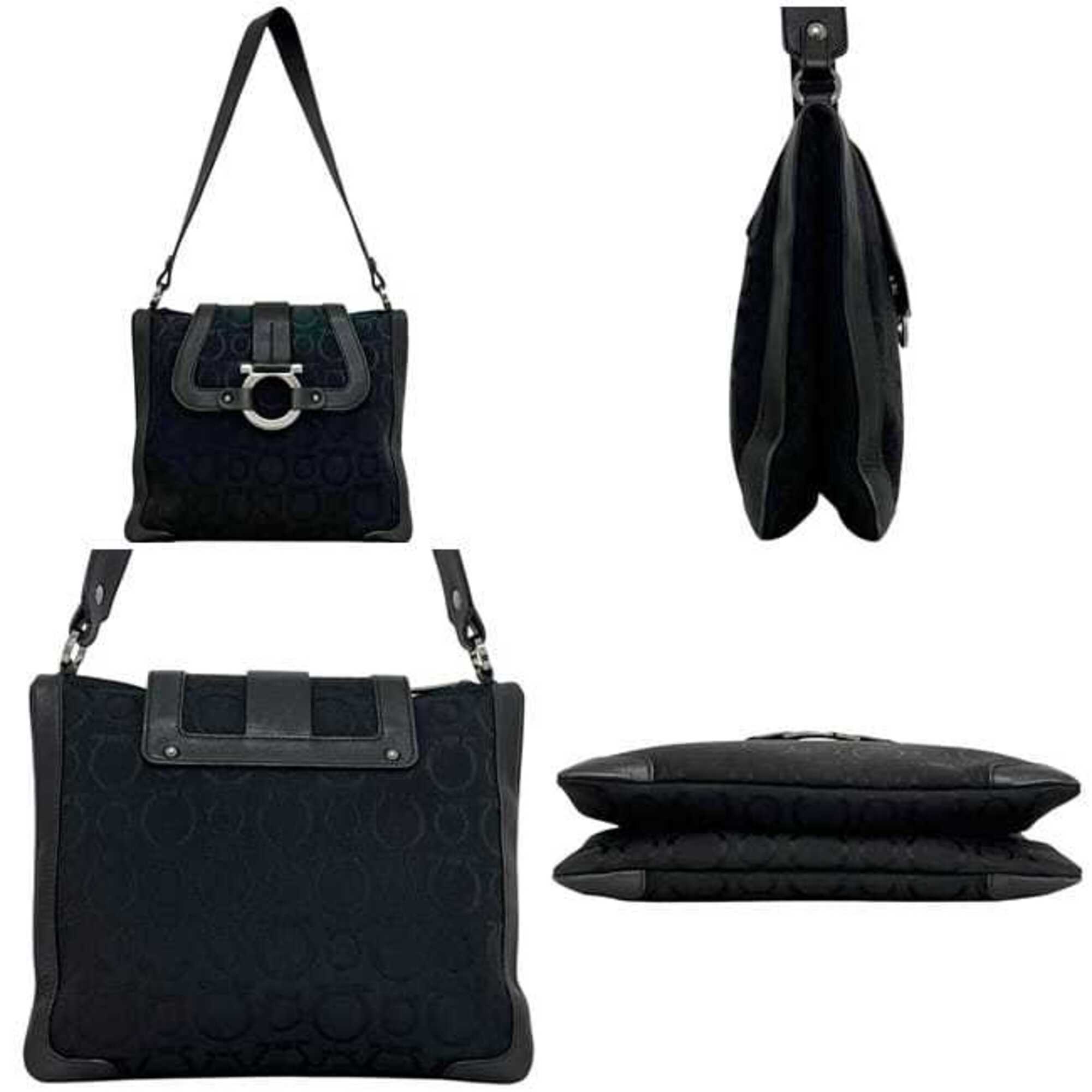 Salvatore Ferragamo Gancini Black Canvas Leather Shoulder Bag (Pre-Owned)