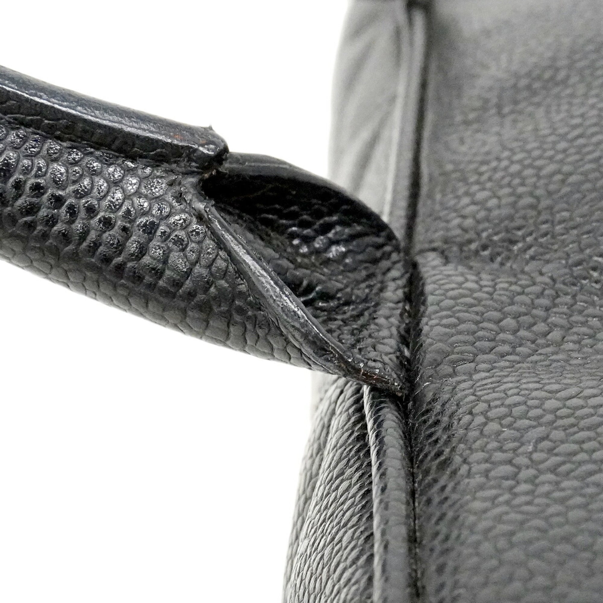 Chanel Black Grained Calfskin Handbag (Pre-Owned)