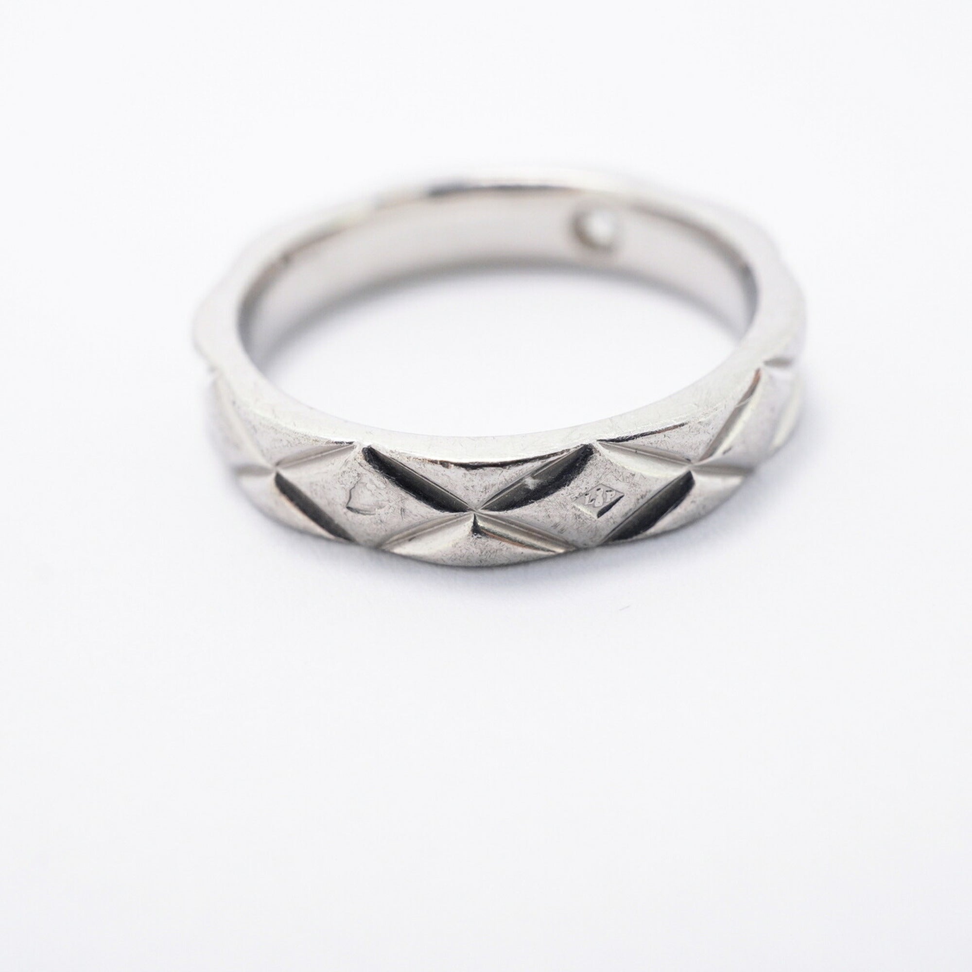Chanel Platinum 950 Band Ring (Pre-Owned)