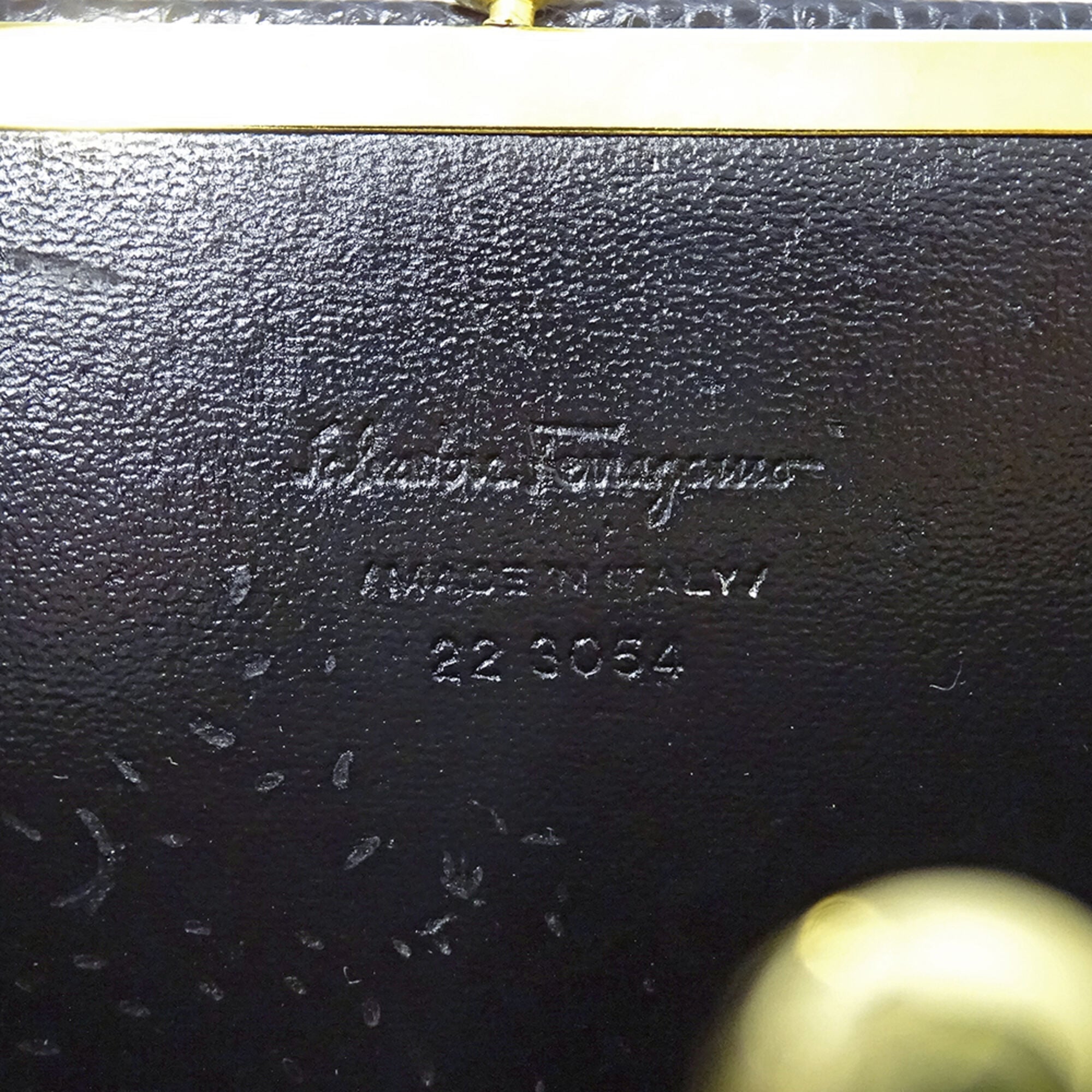 Salvatore Ferragamo Navy Leather Handbag Shoulder Bag (Pre-Owned)