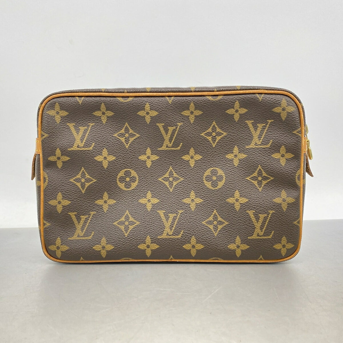 Louis Vuitton Brown Clutch Bag (Pre-Owned)