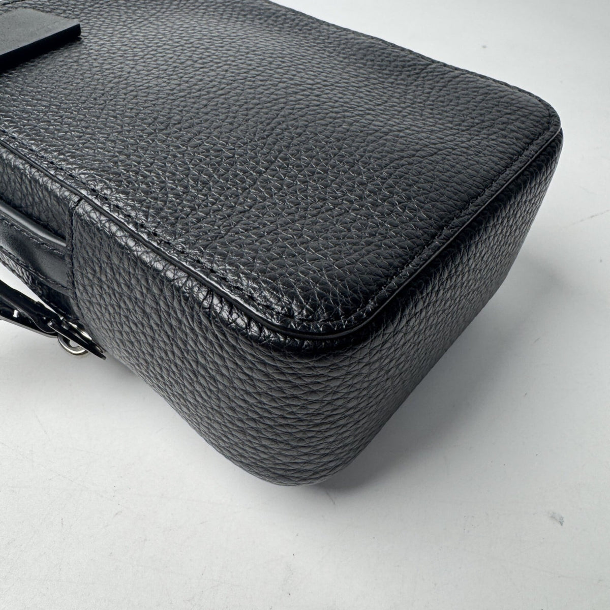 Coach Black Leather Shoulder Bag (Pre-Owned)