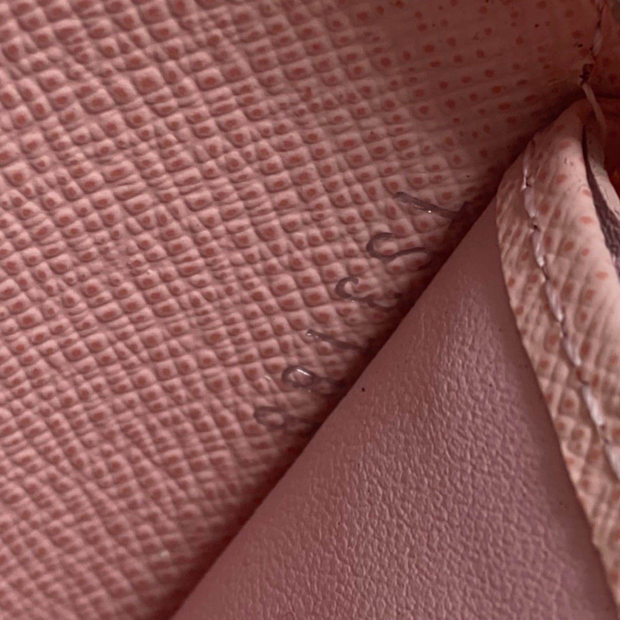 Louis Vuitton Epi Pink Epi Leather Coin Purse/Coin Case (Pre-Owned)