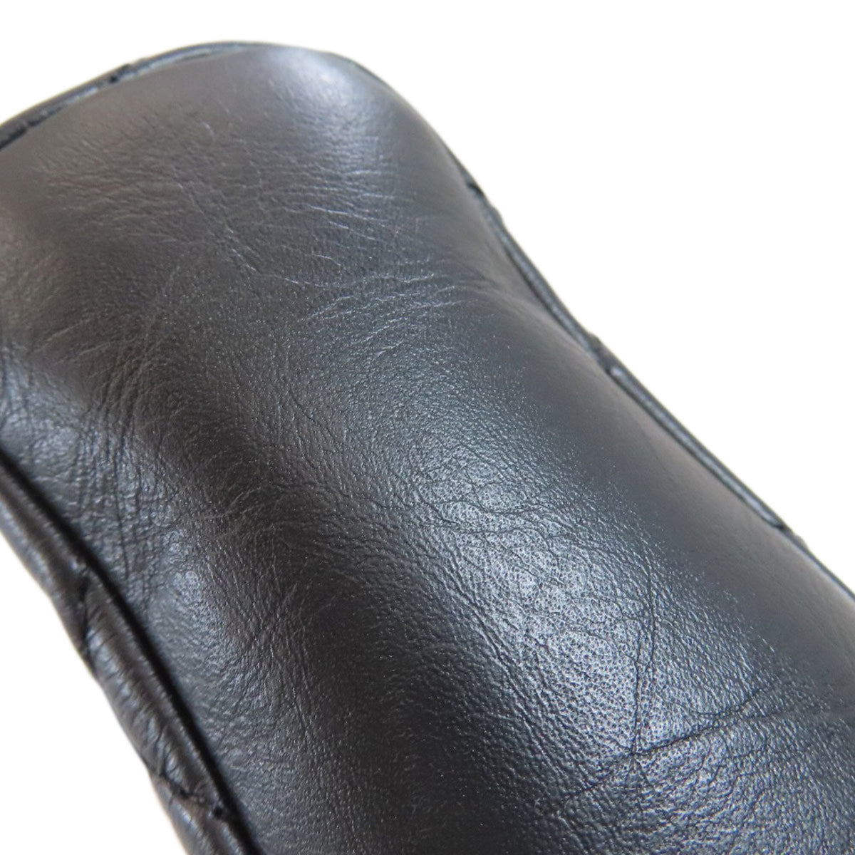 Chanel Black Leather Shoulder Bag (Pre-Owned)