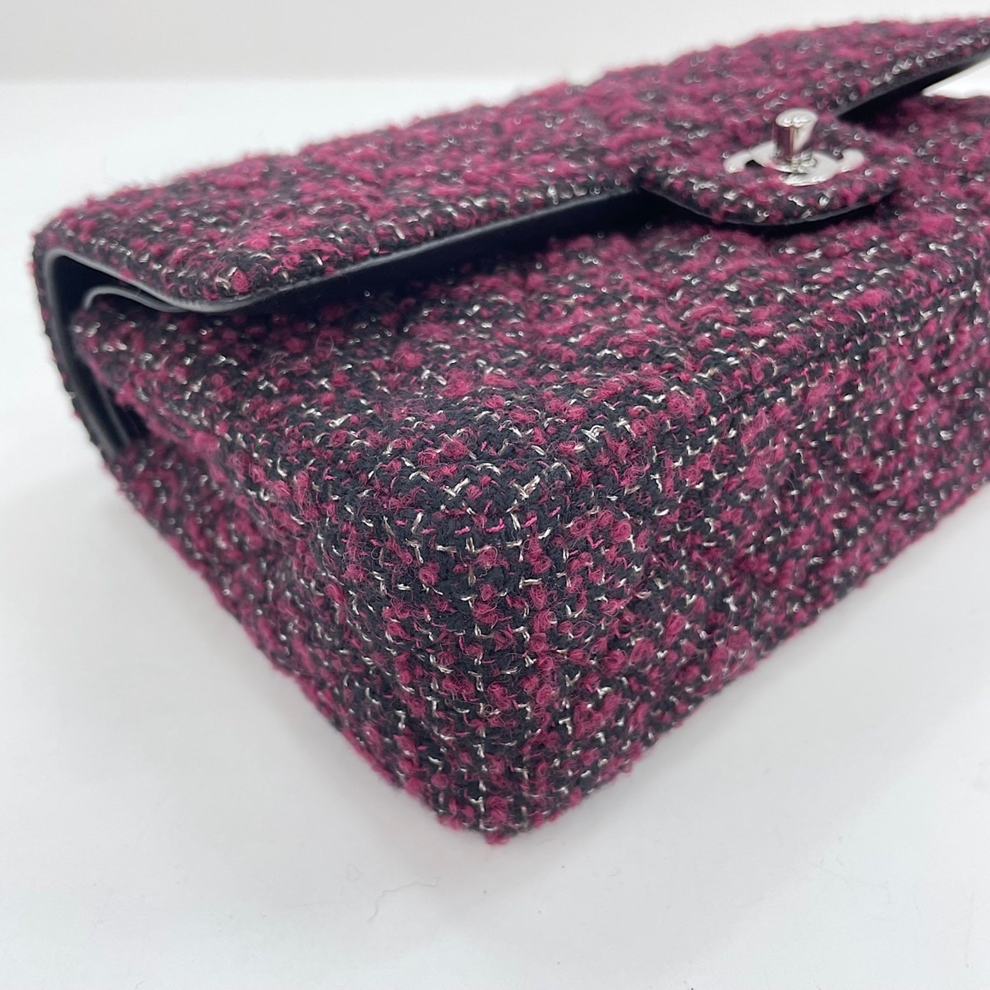 Chanel Wine Shoulder Bag (Pre-Owned)