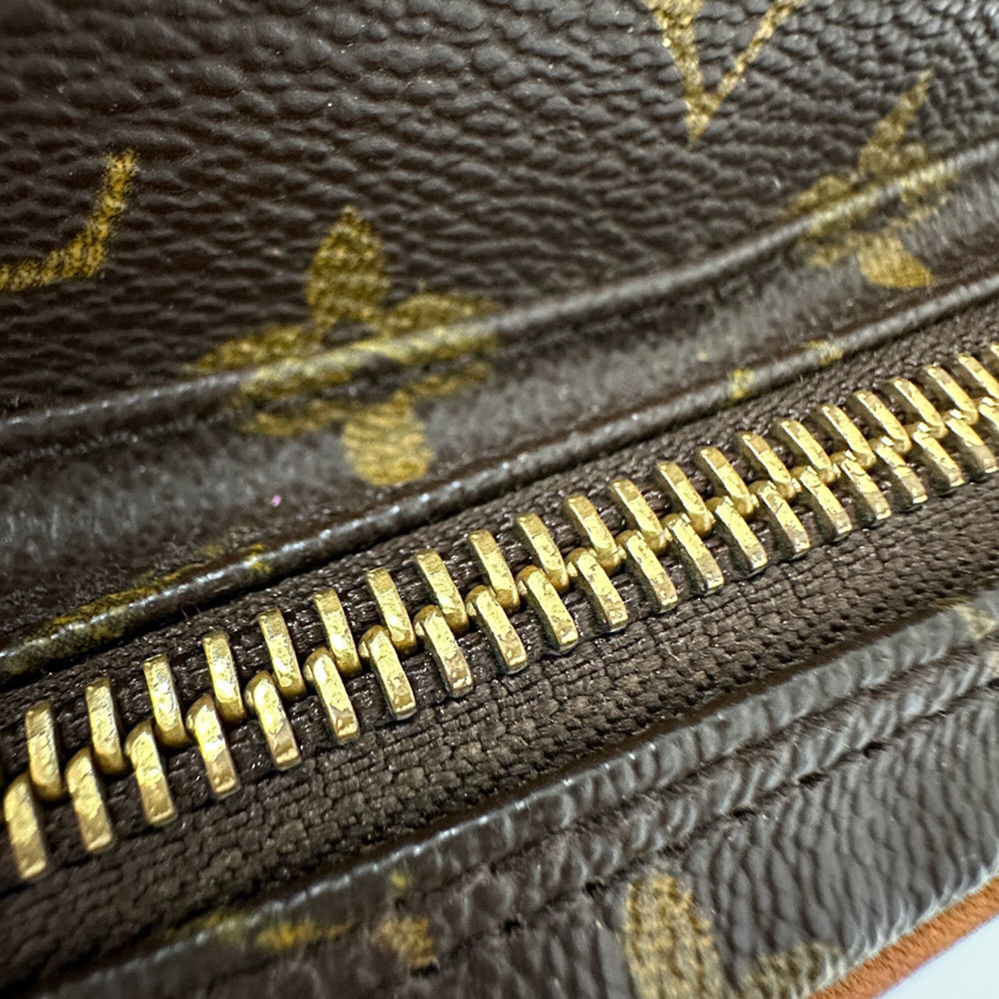 Louis Vuitton Brown Monogram Canvas Shoulder Bag (Pre-Owned)