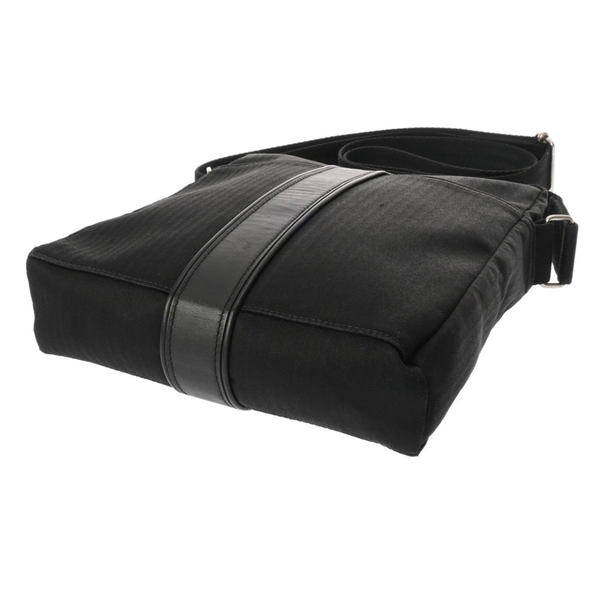 Hermes Acapulco Black Toile Chevron Shoulder Bag (Pre-Owned)