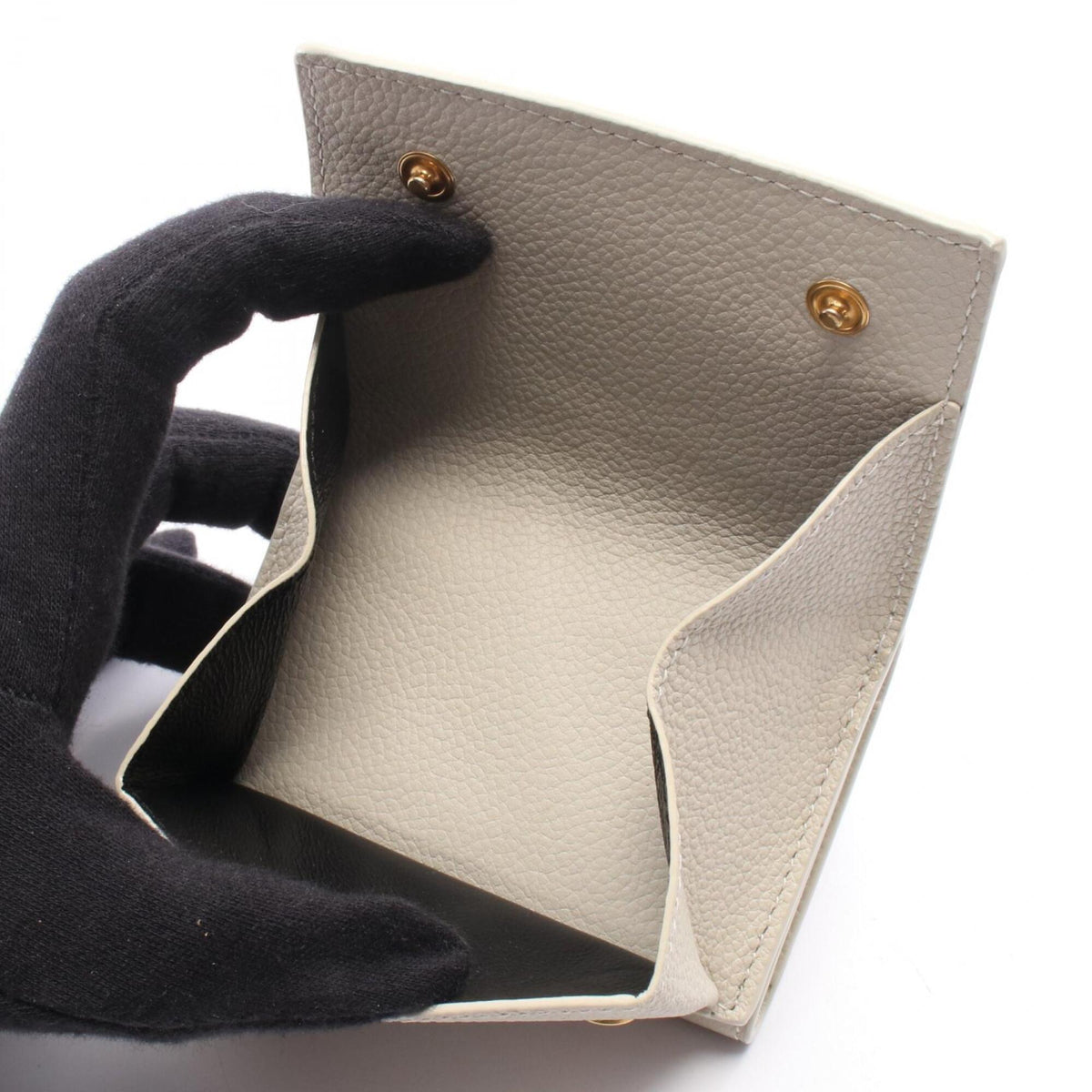 Yves Saint Laurent White Leather Wallet (Tri-Fold) (Pre-Owned)