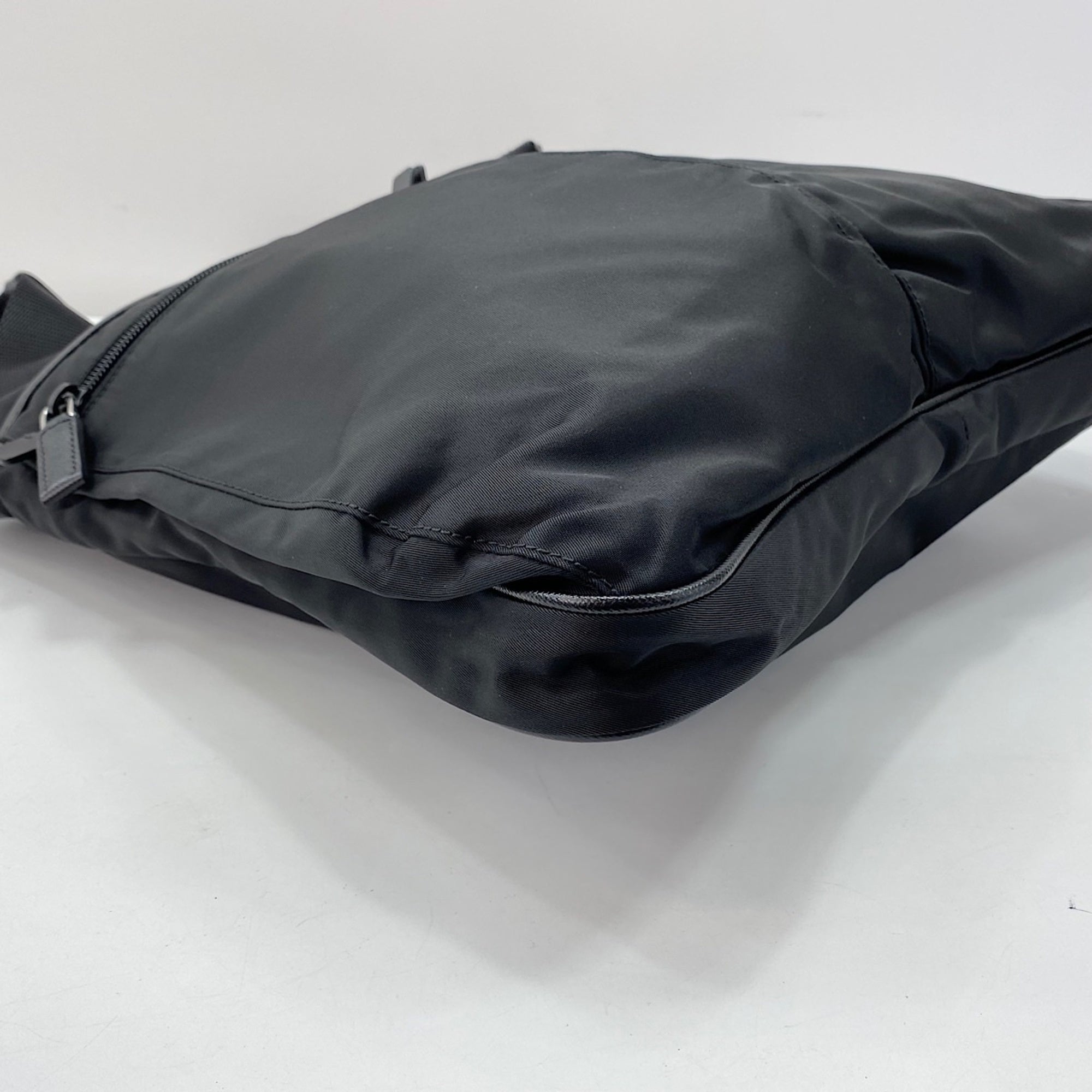 Prada Black Nylon Shoulder Bag (Pre-Owned)