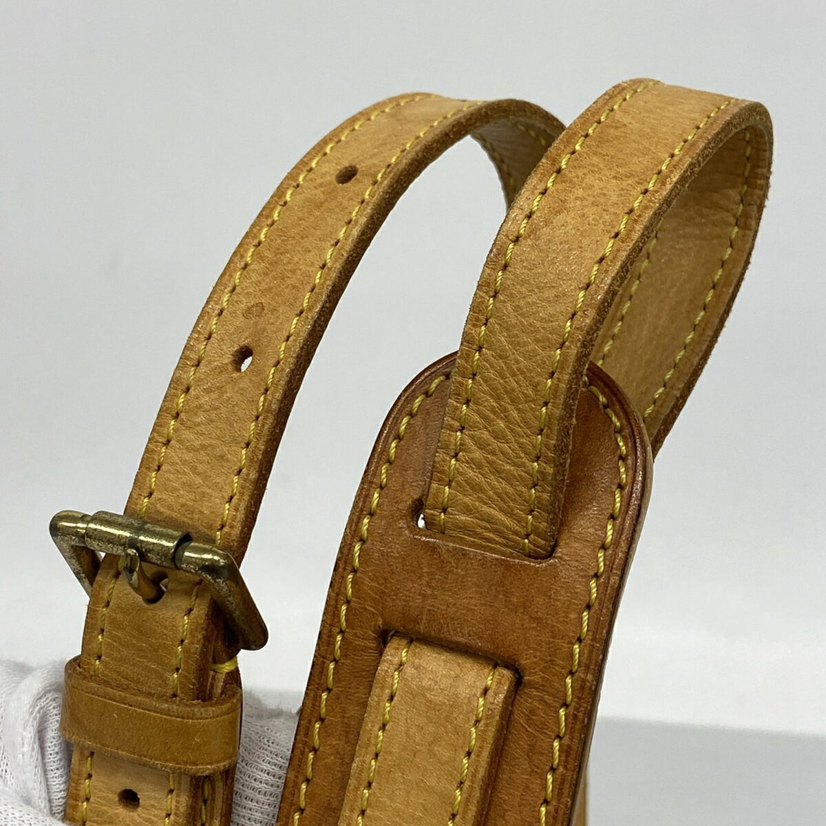 Louis Vuitton Brown Shoulder Bag (Pre-Owned)