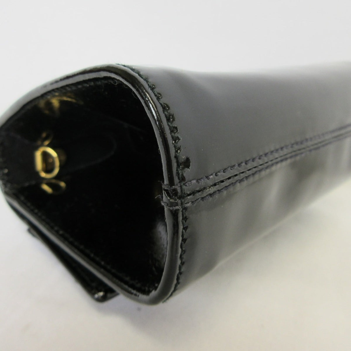 Salvatore Ferragamo Black Patent Leather Shoulder Bag (Pre-Owned)