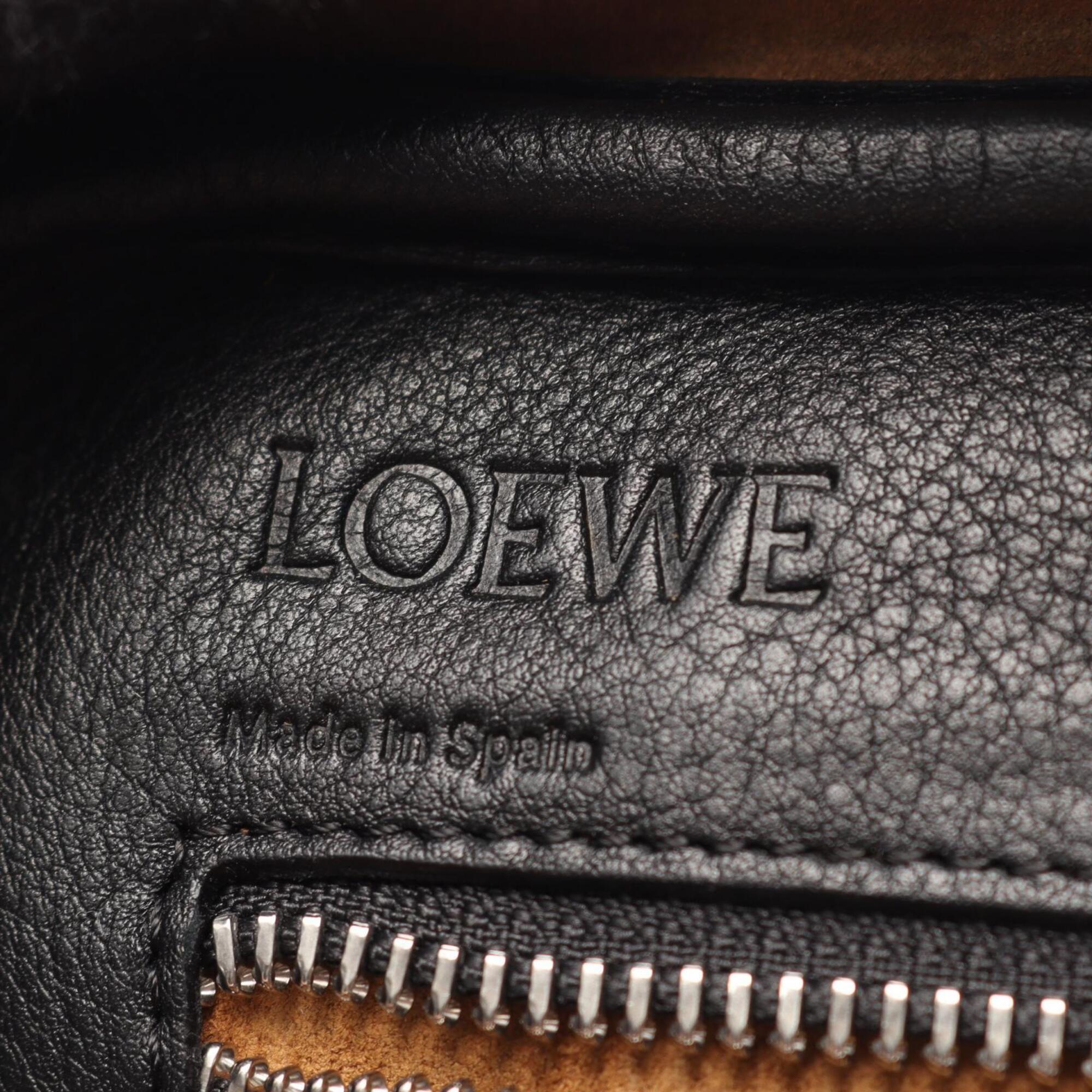 Loewe Black Leather Handbag (Pre-Owned)