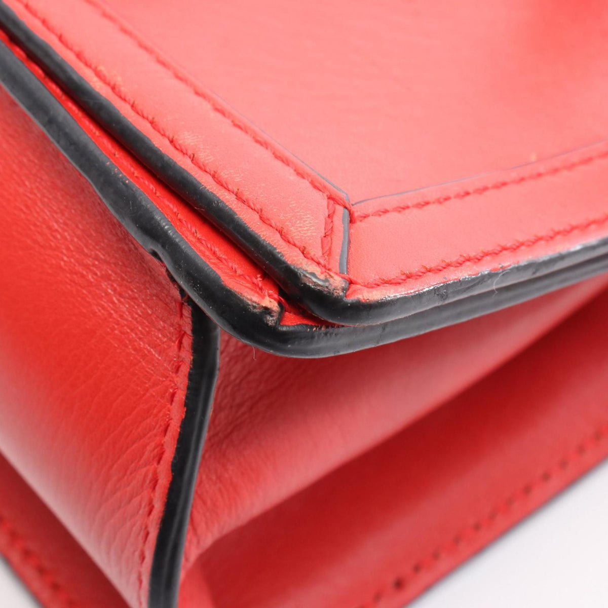 Loewe Red Color Leather Shoulder Bag (Pre-Owned)
