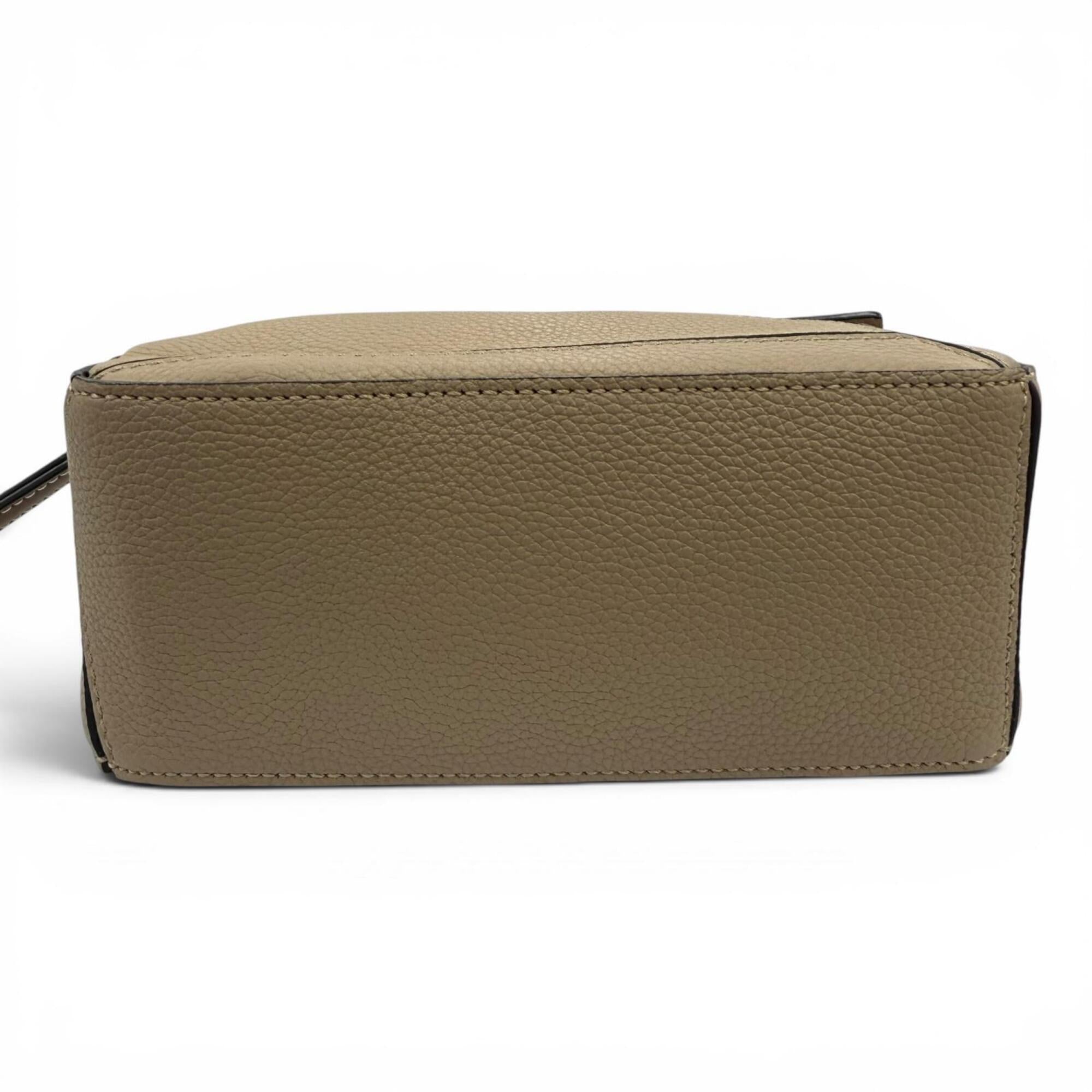 Loewe Beige Leather Handbag Shoulder Bag (Pre-Owned)