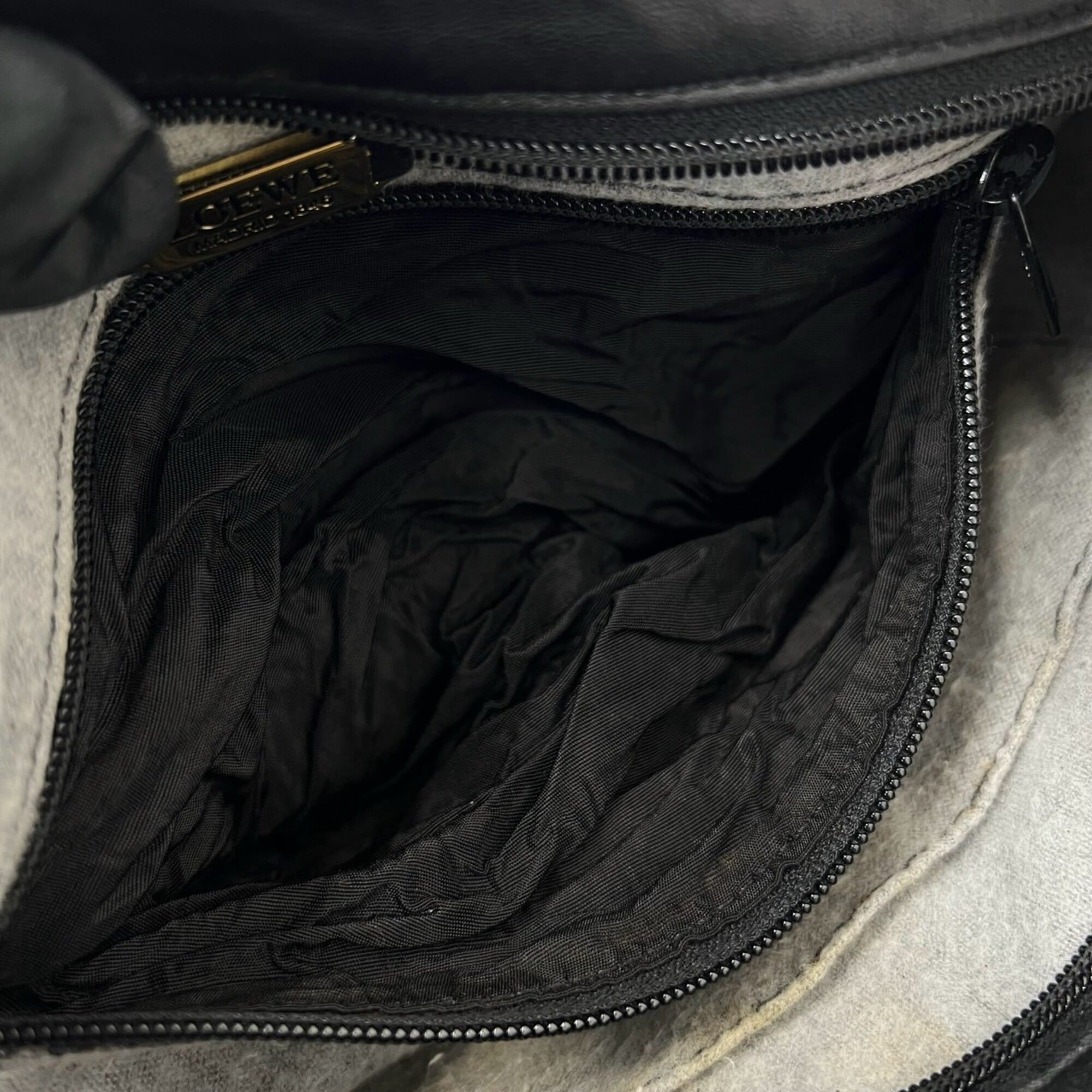 Loewe Black Leather Shoulder Bag Tote Bag (Pre-Owned)