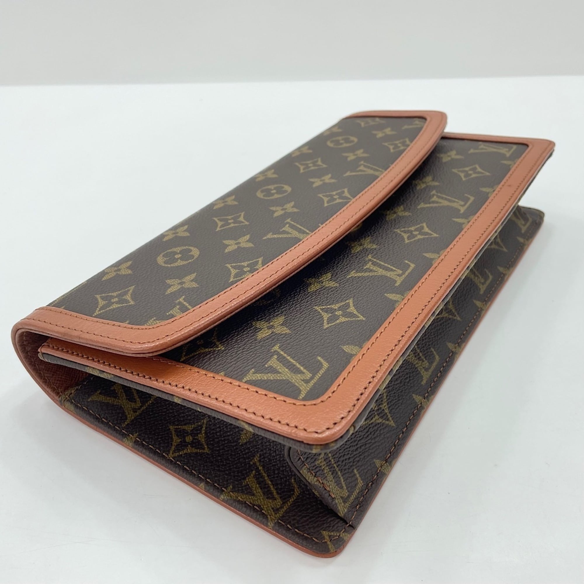 Valentino Black Handbag Shoulder Bag (Pre-Owned)