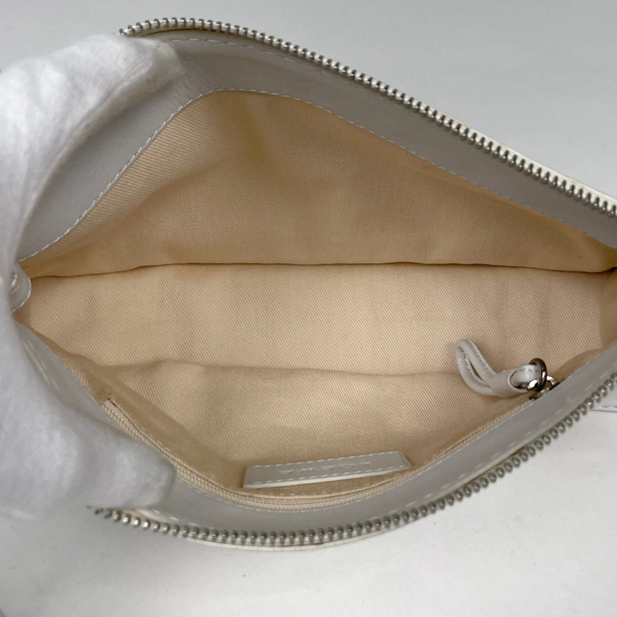 Loewe White Leather Tote Bag (Pre-Owned)