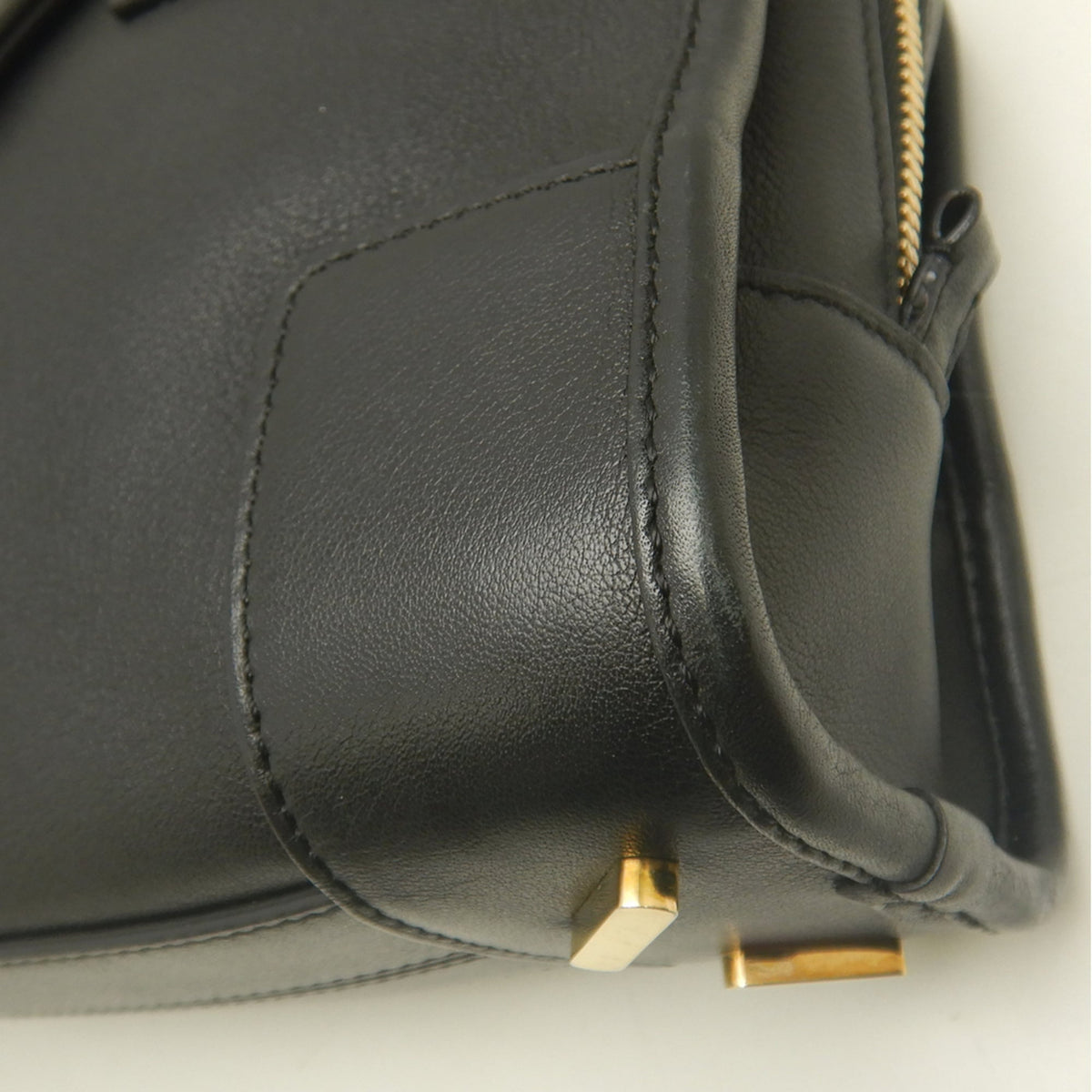 Loewe Amazona Black Leather Handbag (Pre-Owned)