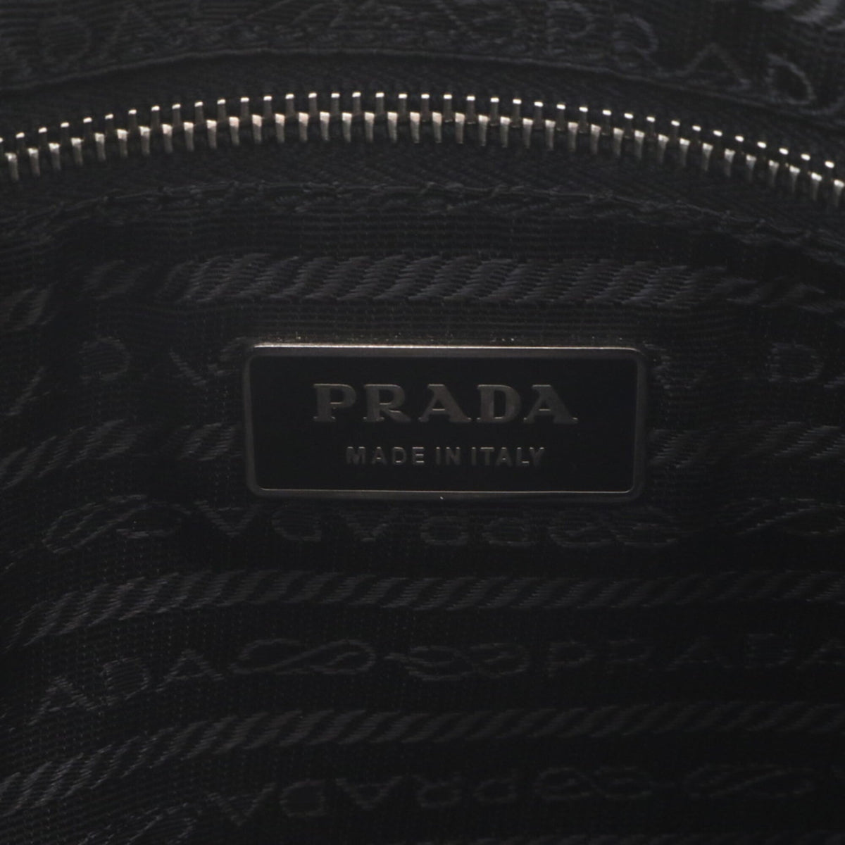 Prada Black Leather Nylon Messenger Bag Shoulder Bag (Pre-Owned)