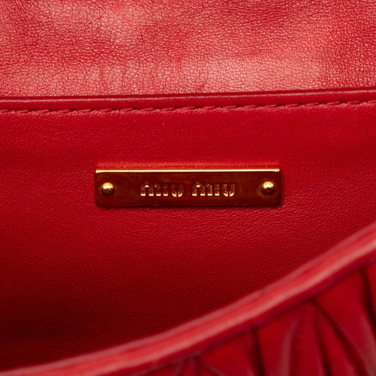 Miu Miu Matelasse Red Color Leather Shoulder Bag (Pre-Owned)