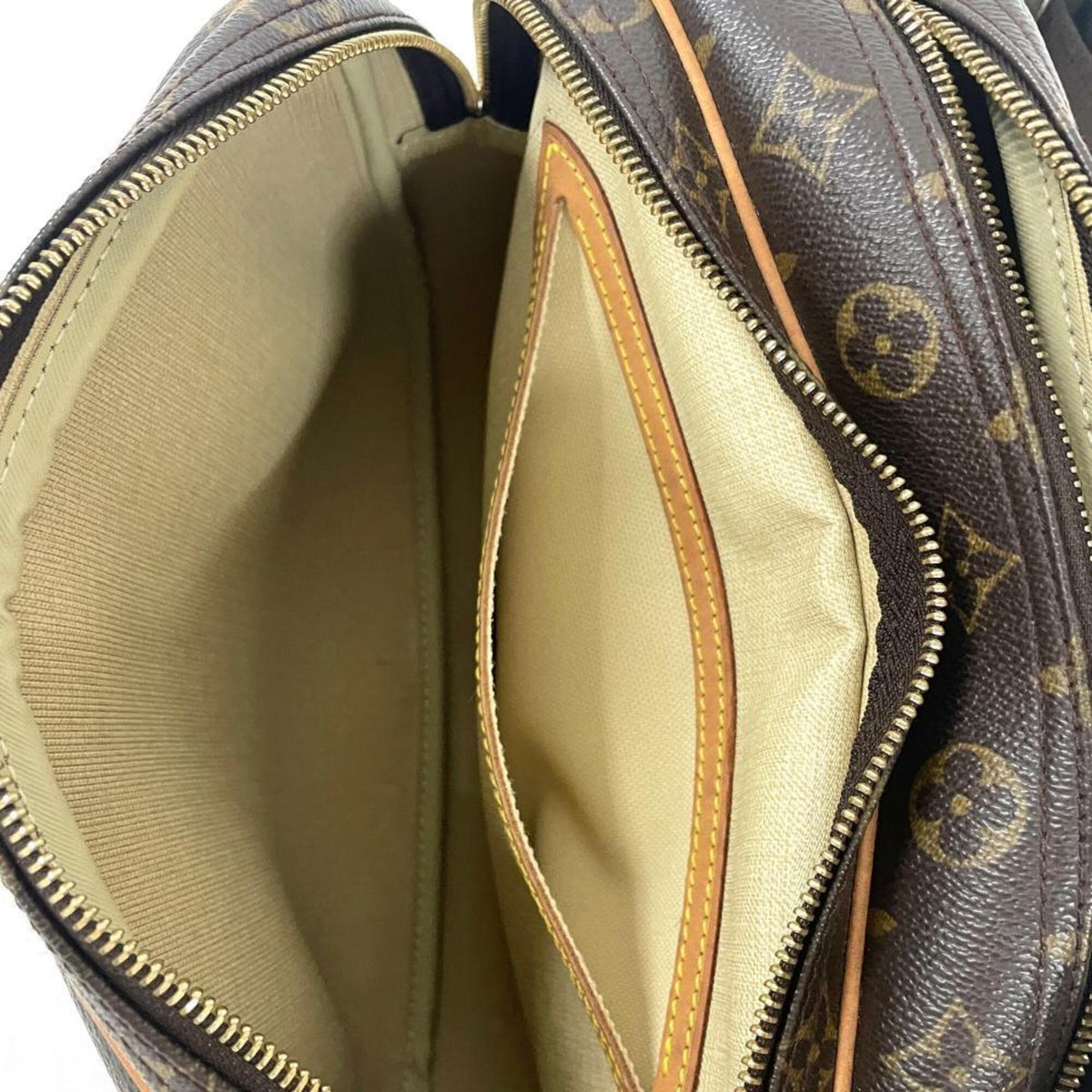 Louis Vuitton Brown Monogram Monogram Shoulder Bag (Pre-Owned)