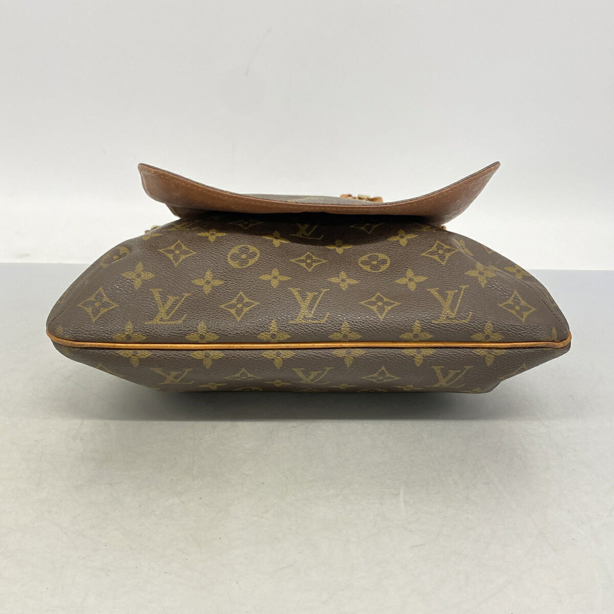 Louis Vuitton Brown Shoulder Bag (Pre-Owned)