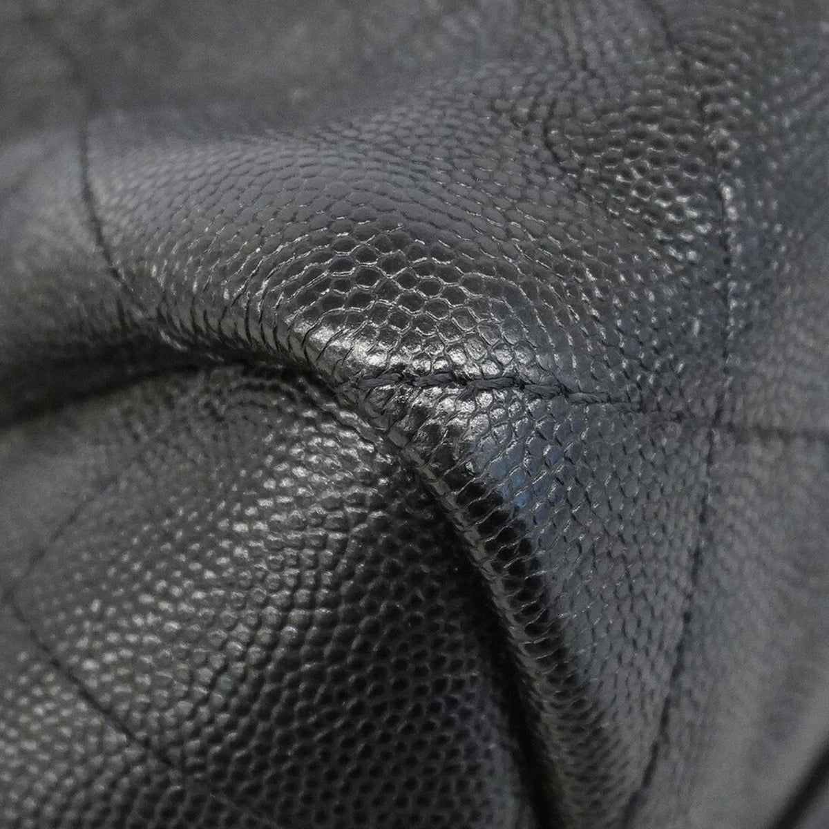 Chanel Black Grained Calfskin Tote Bag (Pre-Owned)