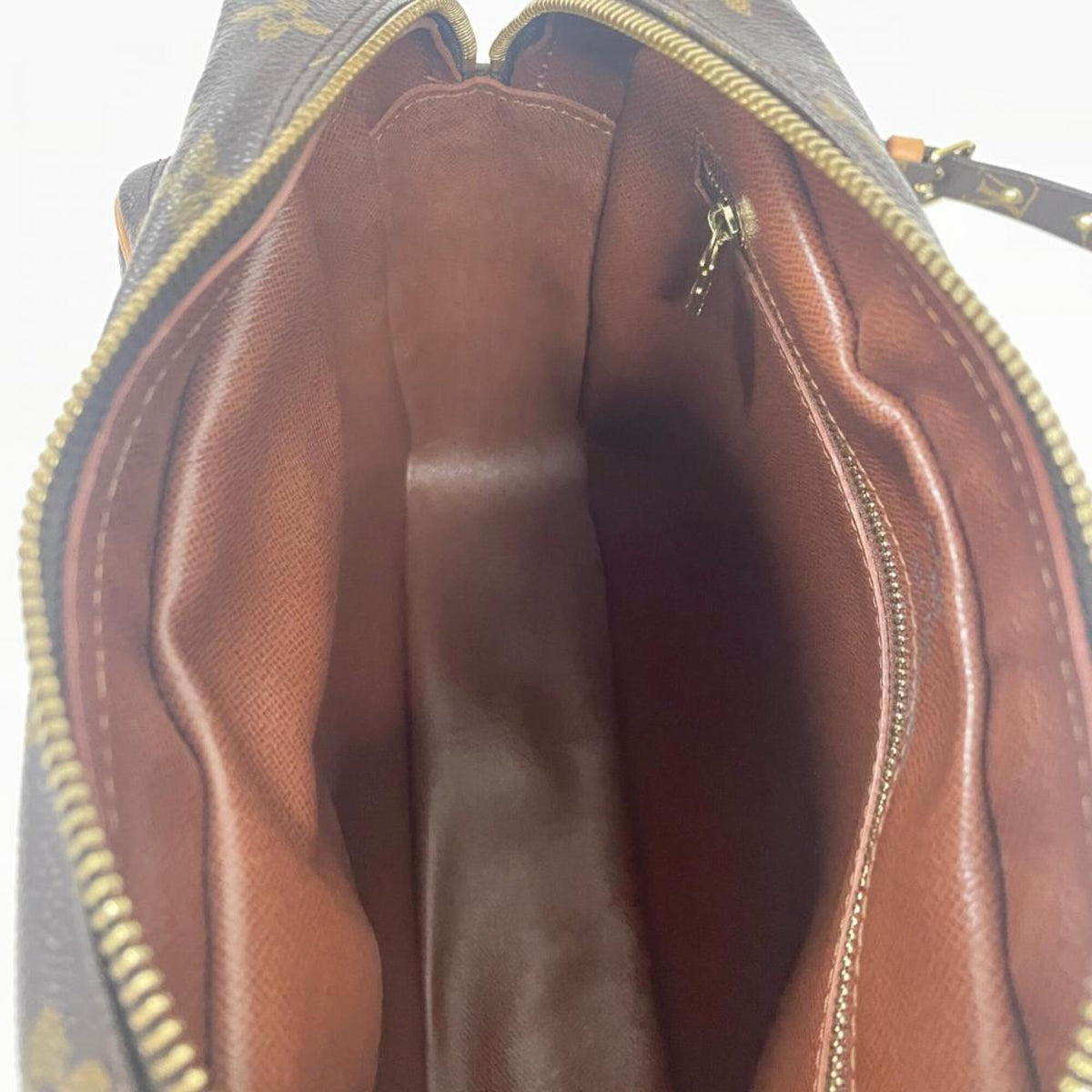 Louis Vuitton Brown Monogram Canvas Shoulder Bag (Pre-Owned)