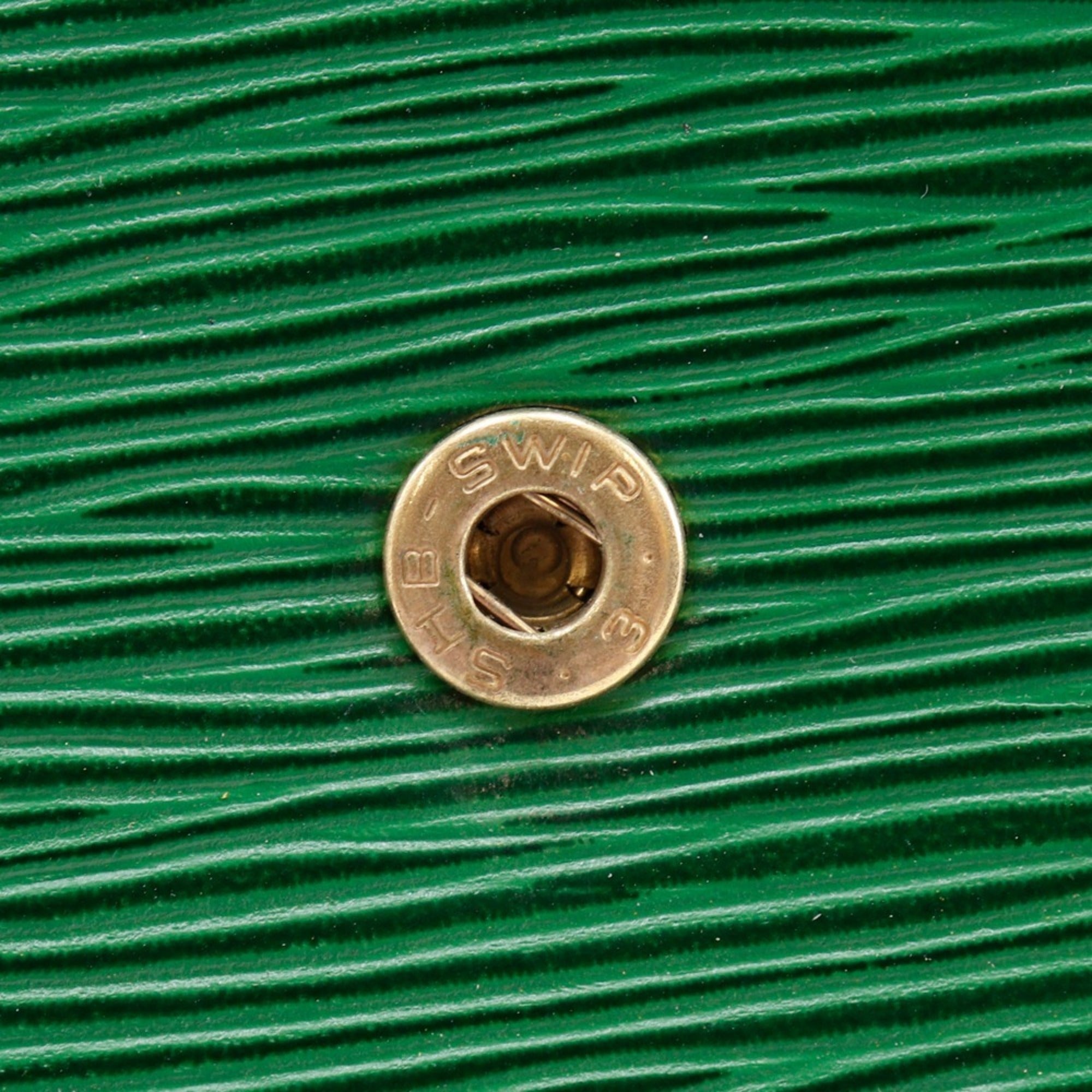 Louis Vuitton Borneo Green Green Epi Leather Clutch Bag (Pre-Owned)
