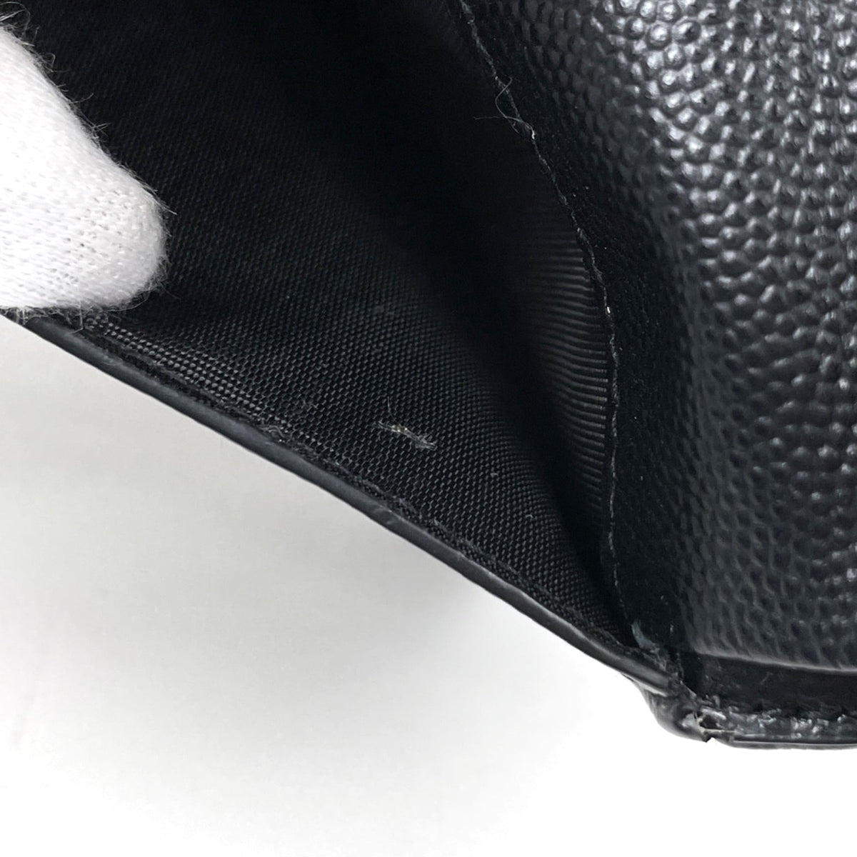Yves Saint Laurent Black Leather Wallet (Bi-Fold) (Pre-Owned)