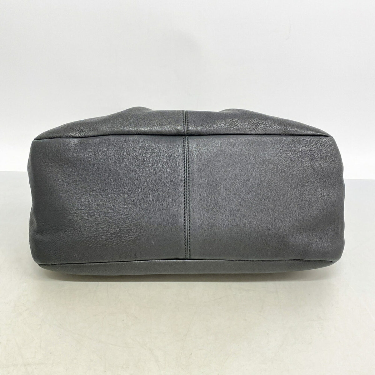Salvatore Ferragamo Black Leather Handbag (Pre-Owned)