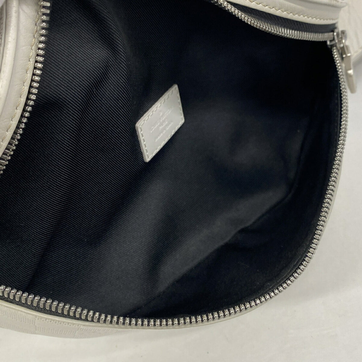 Louis Vuitton Blanc Fanny Pack (Pre-Owned)