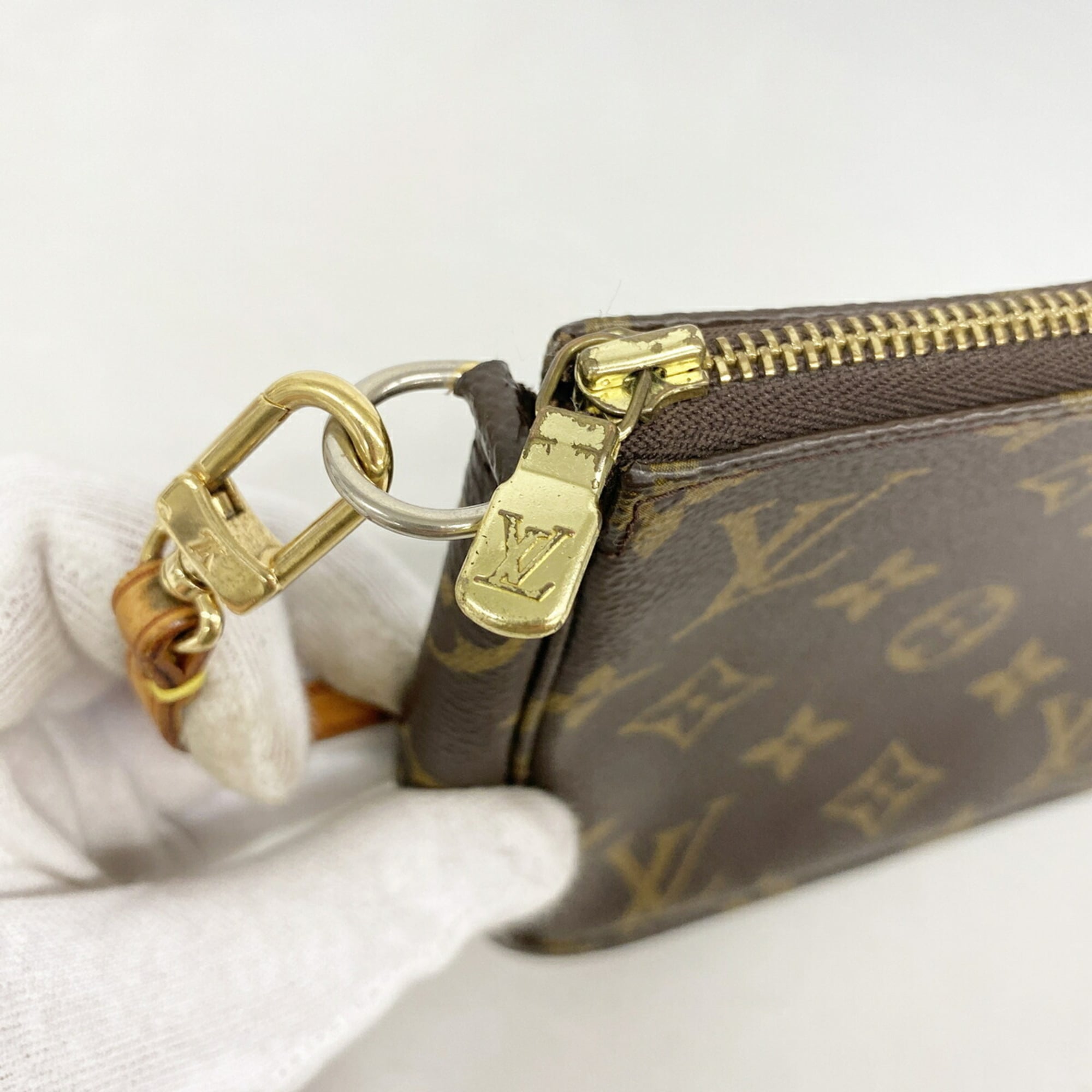 Louis Vuitton Brown Pouch (Pre-Owned)