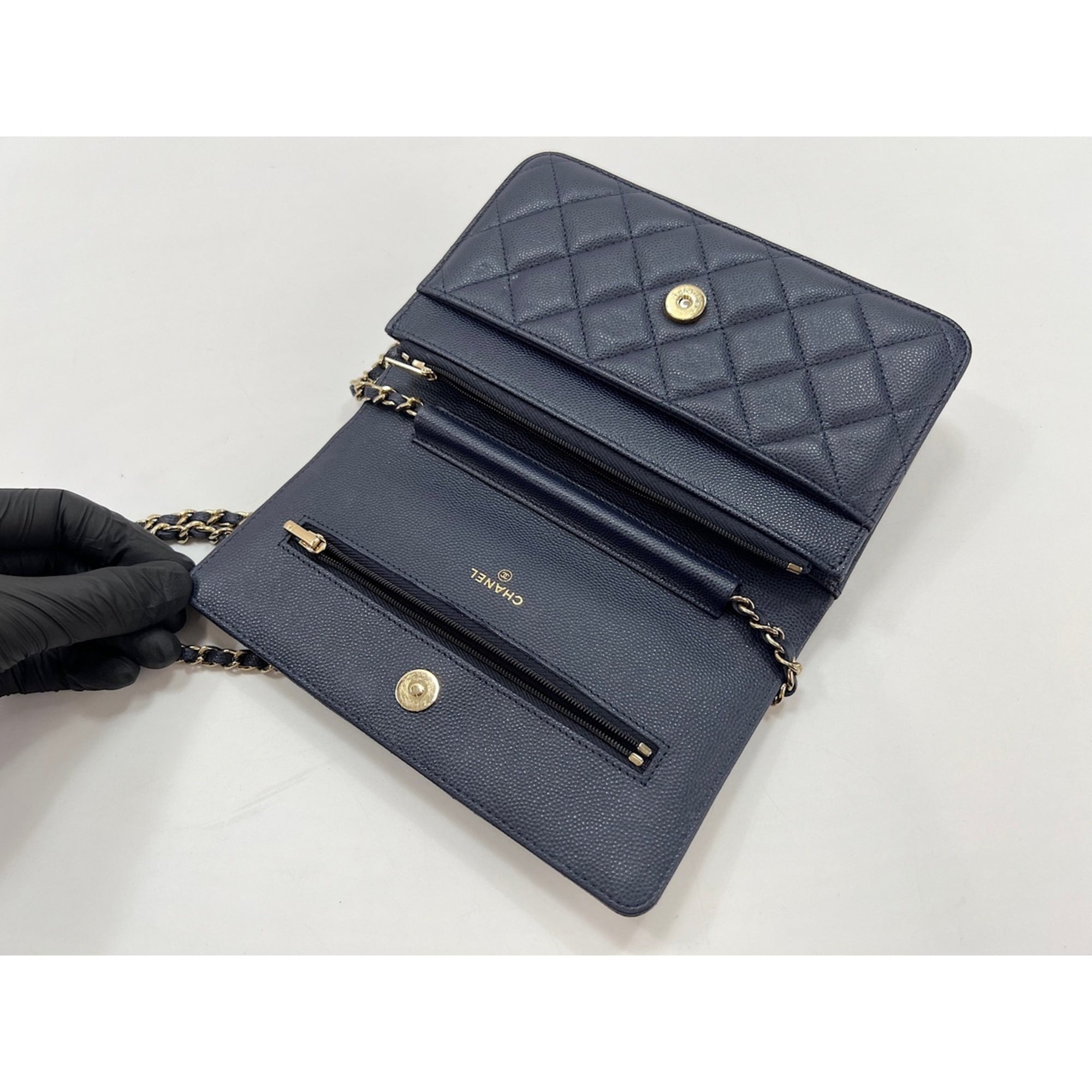 Chanel Navy Shoulder Bag (Pre-Owned)