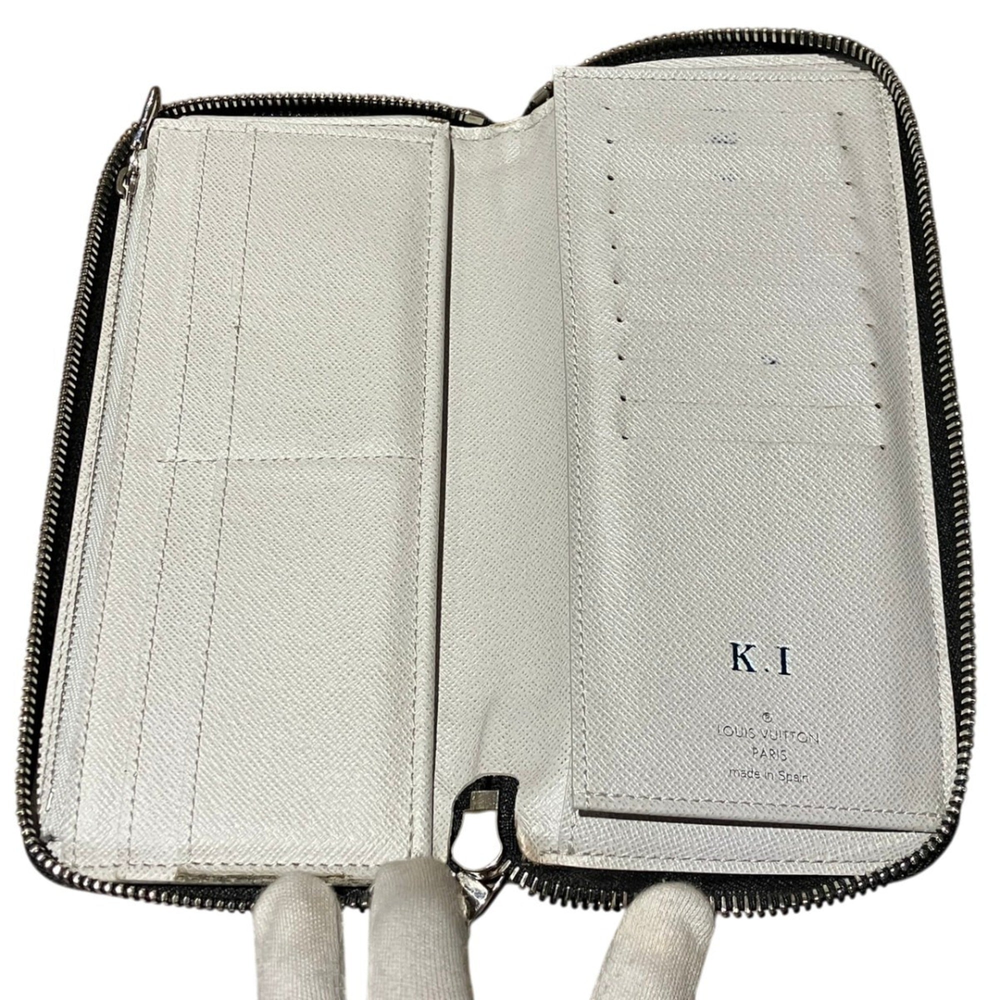 Louis Vuitton Taigarama White Taigarama Long Wallet (Bi-Fold) (Pre-Owned)