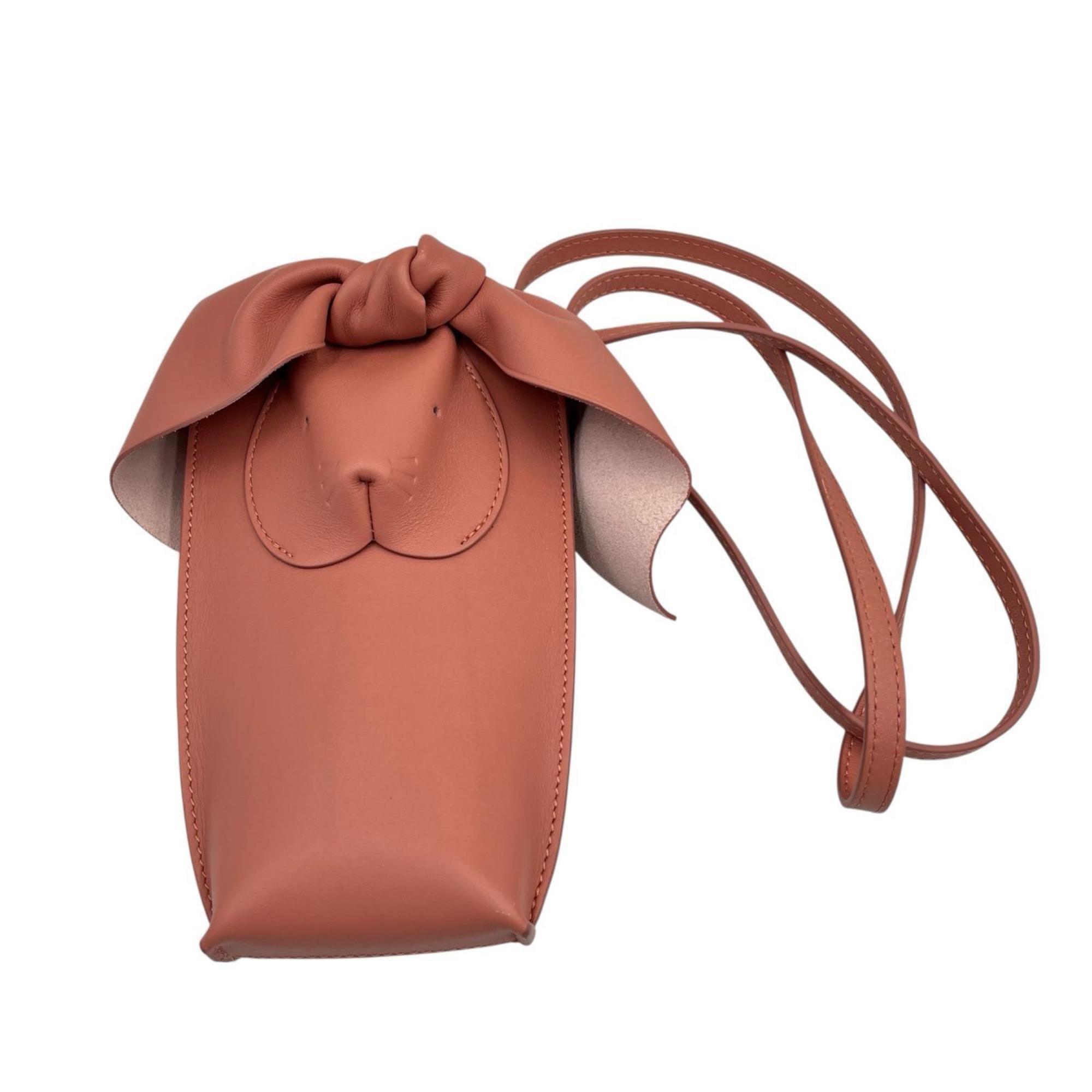 Loewe Pink Leather Shoulder Bag (Pre-Owned)
