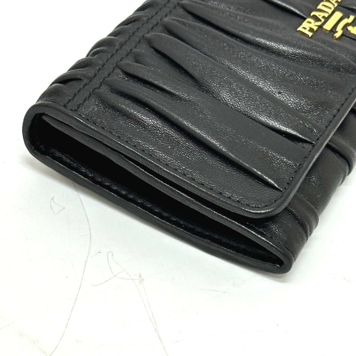 Prada Black Leather Long Wallet (Bi-Fold) (Pre-Owned)