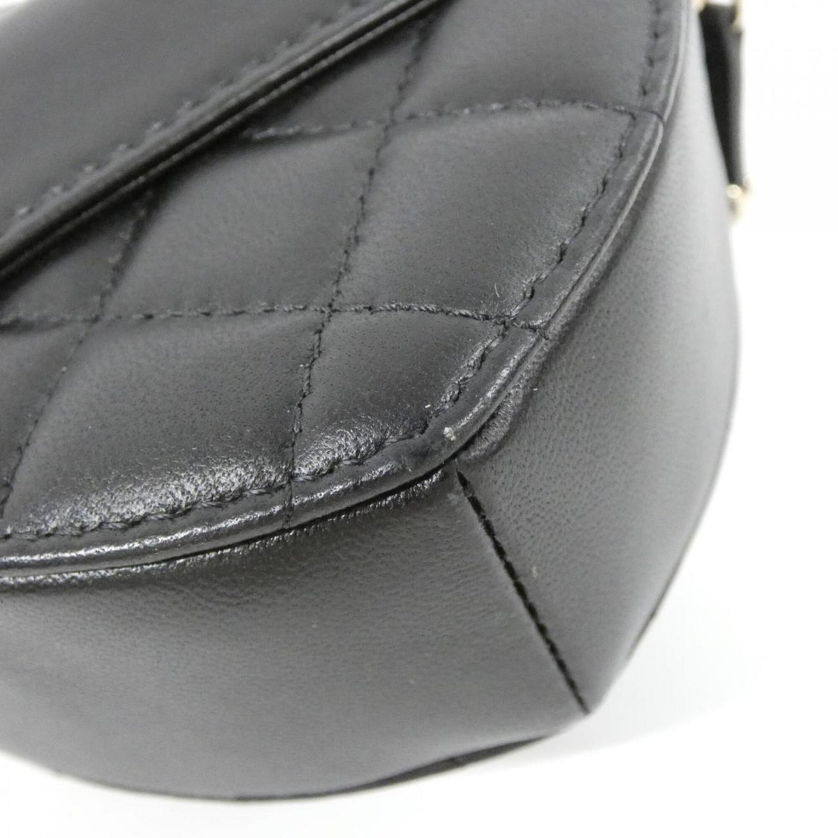 Chanel Black Leather Fanny Pack (Pre-Owned)