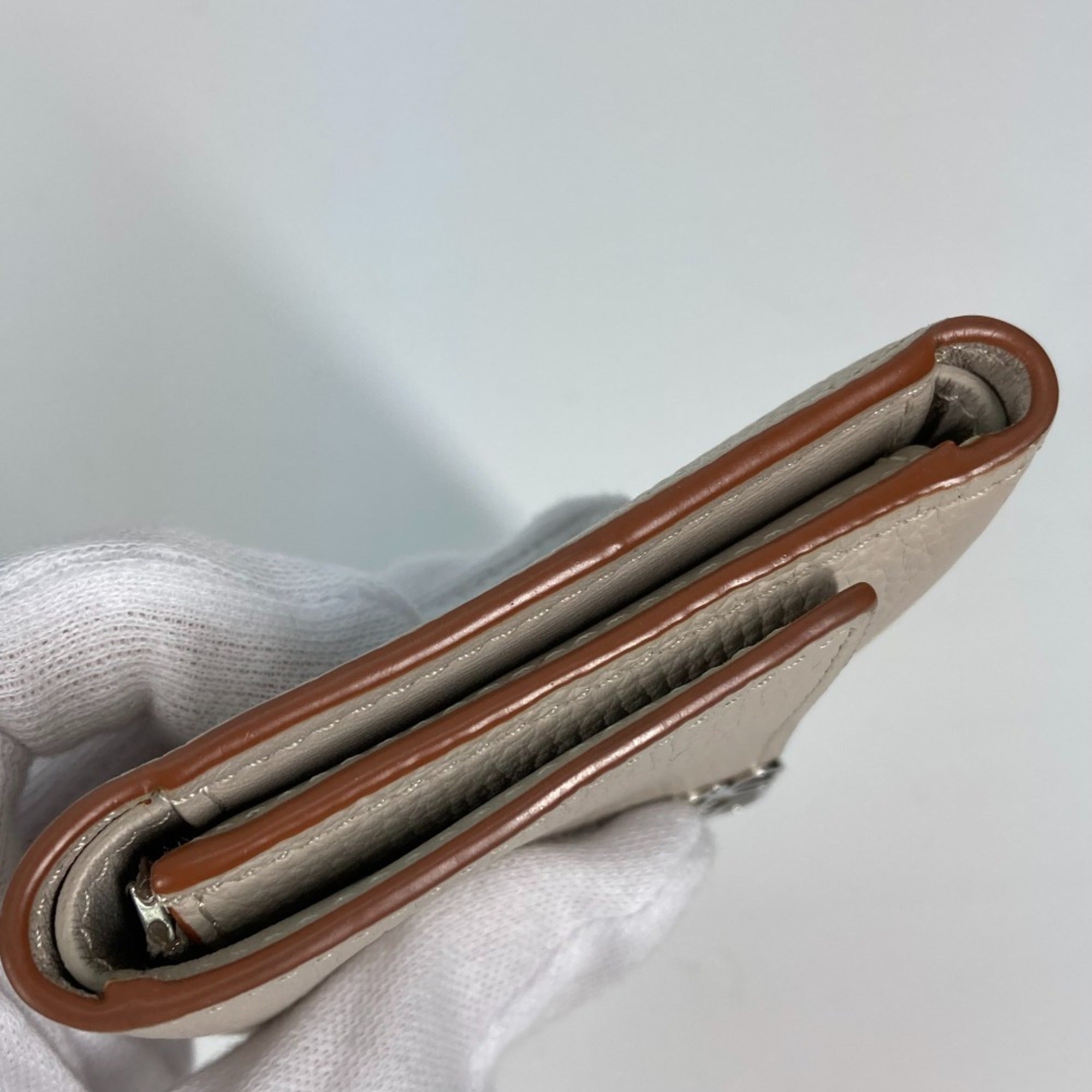 Loewe Beige Leather Coin Purse/Coin Case (Pre-Owned)
